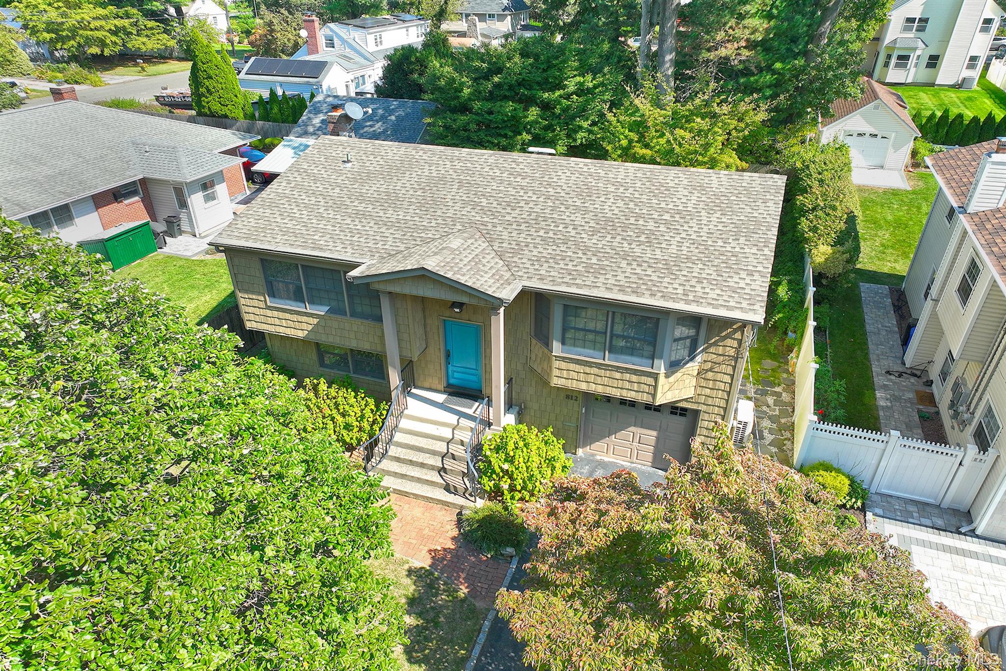 #19 photo, 812 3rd Street, East Northport , NY 11731