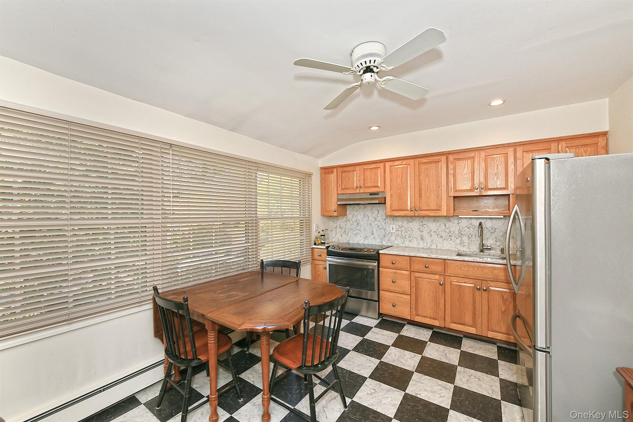 #7 photo, 812 3rd Street, East Northport , NY 11731