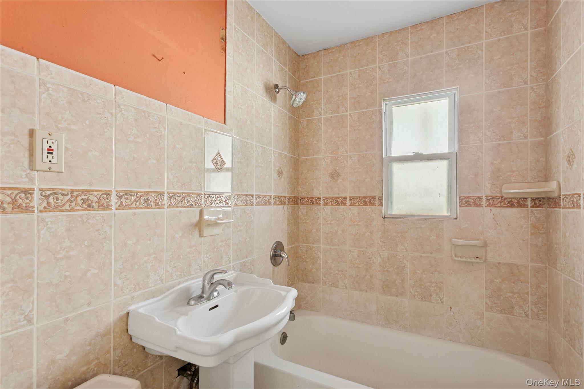 #16 photo, 335 Locust Avenue, ナッソー郡 Uniondale , NY 11553