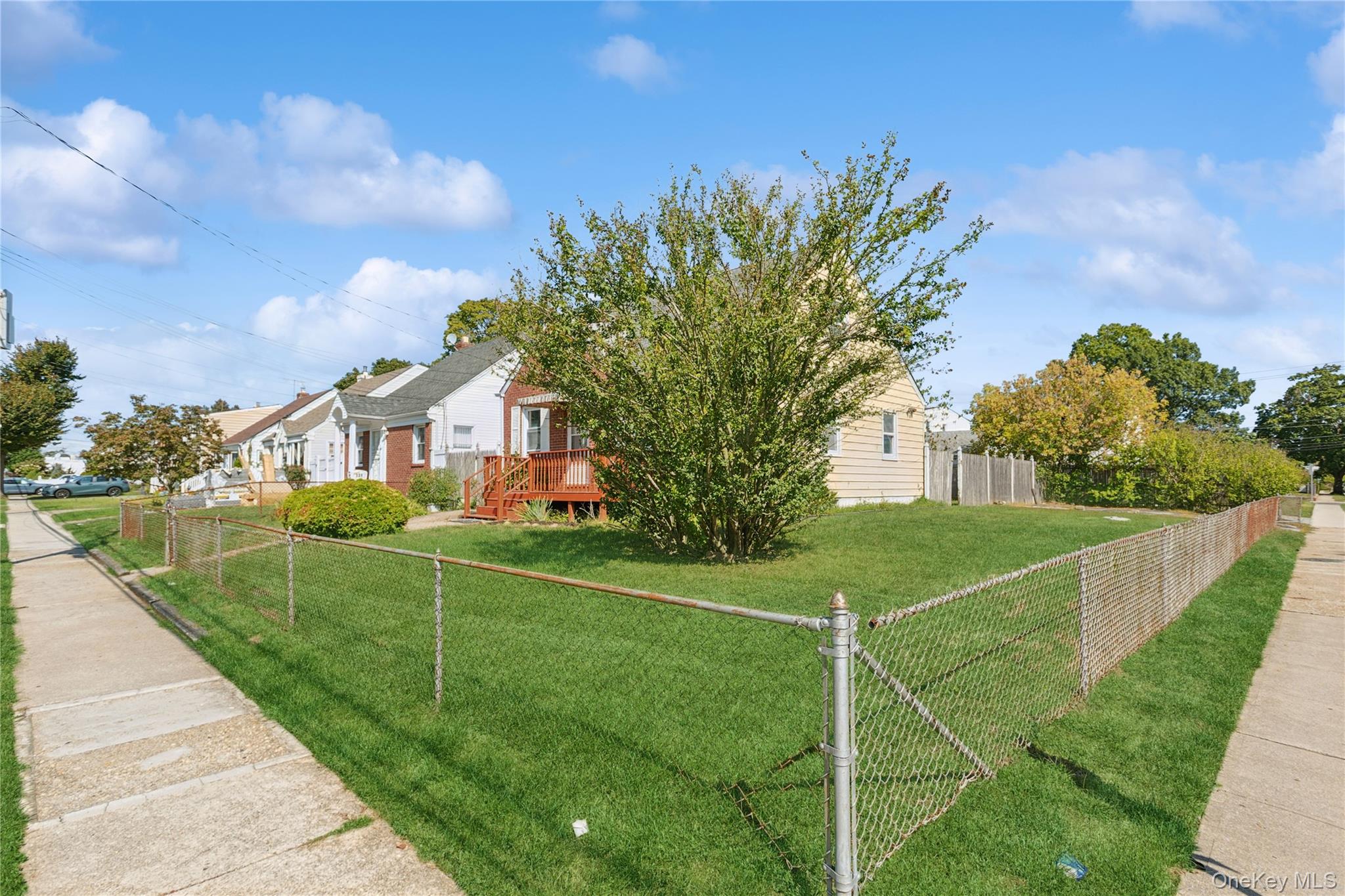 #2 photo, 335 Locust Avenue, ナッソー郡 Uniondale , NY 11553