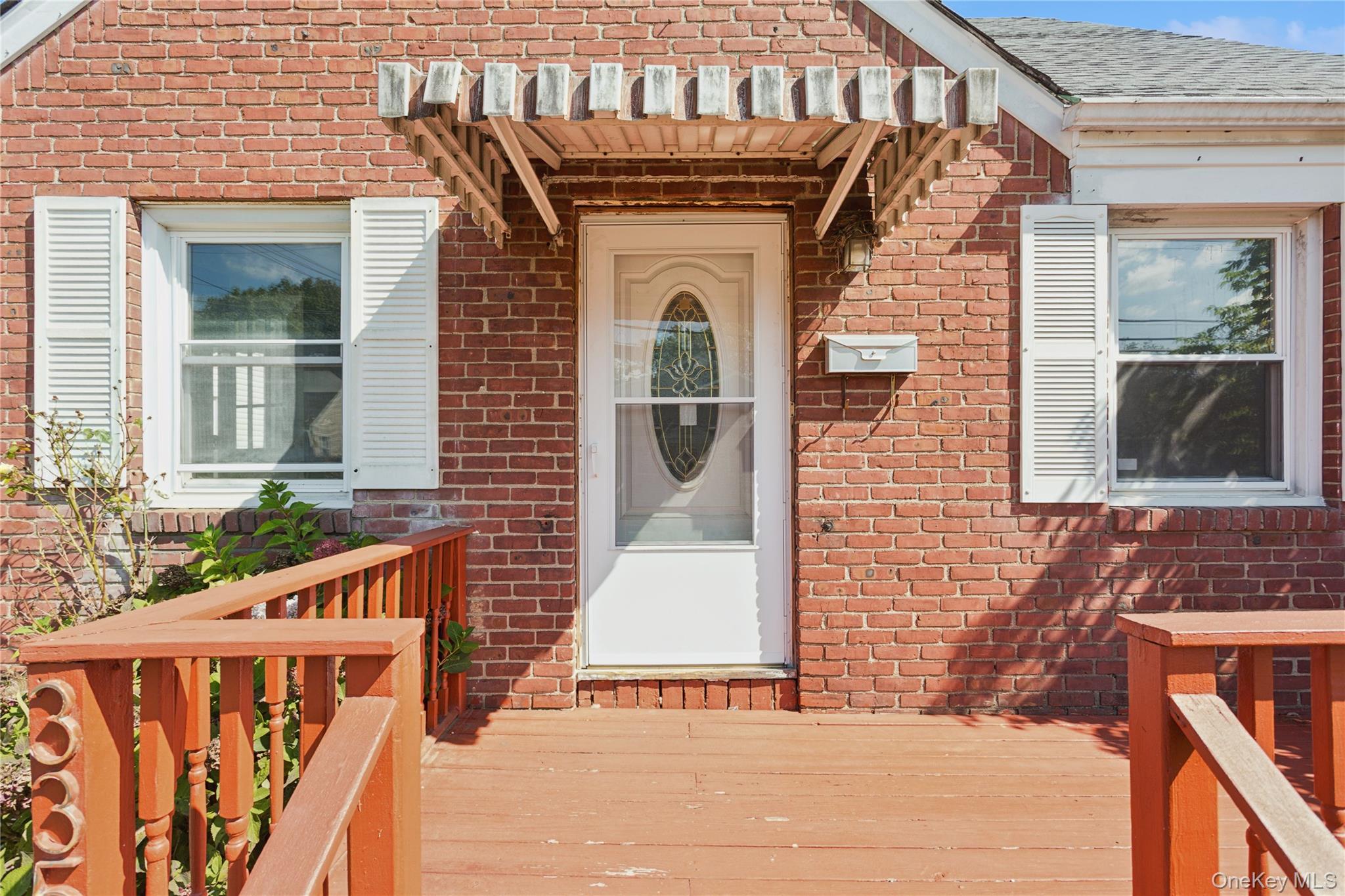 #3 photo, 335 Locust Avenue, ナッソー郡 Uniondale , NY 11553