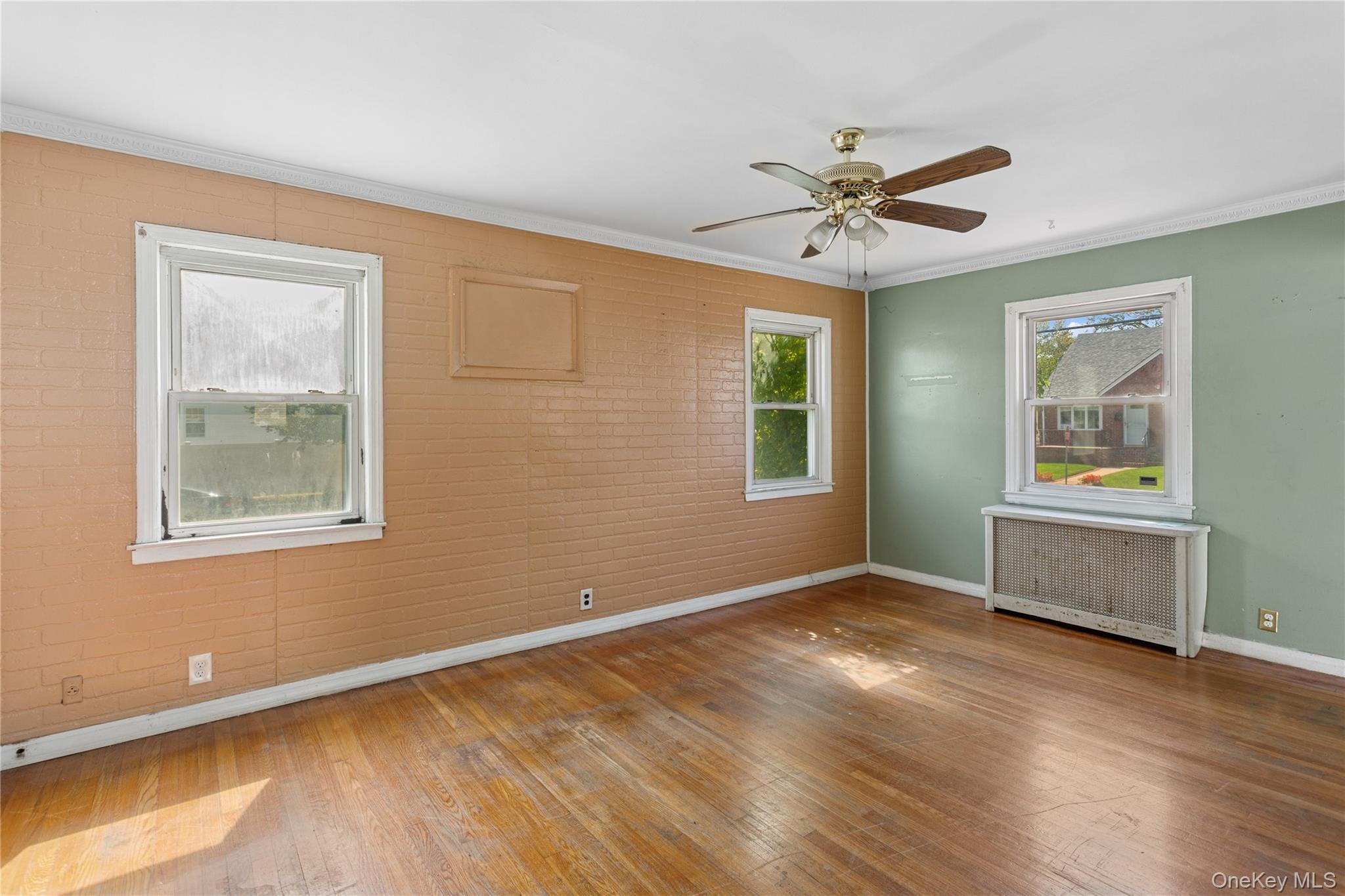 #5 photo, 335 Locust Avenue, ナッソー郡 Uniondale , NY 11553