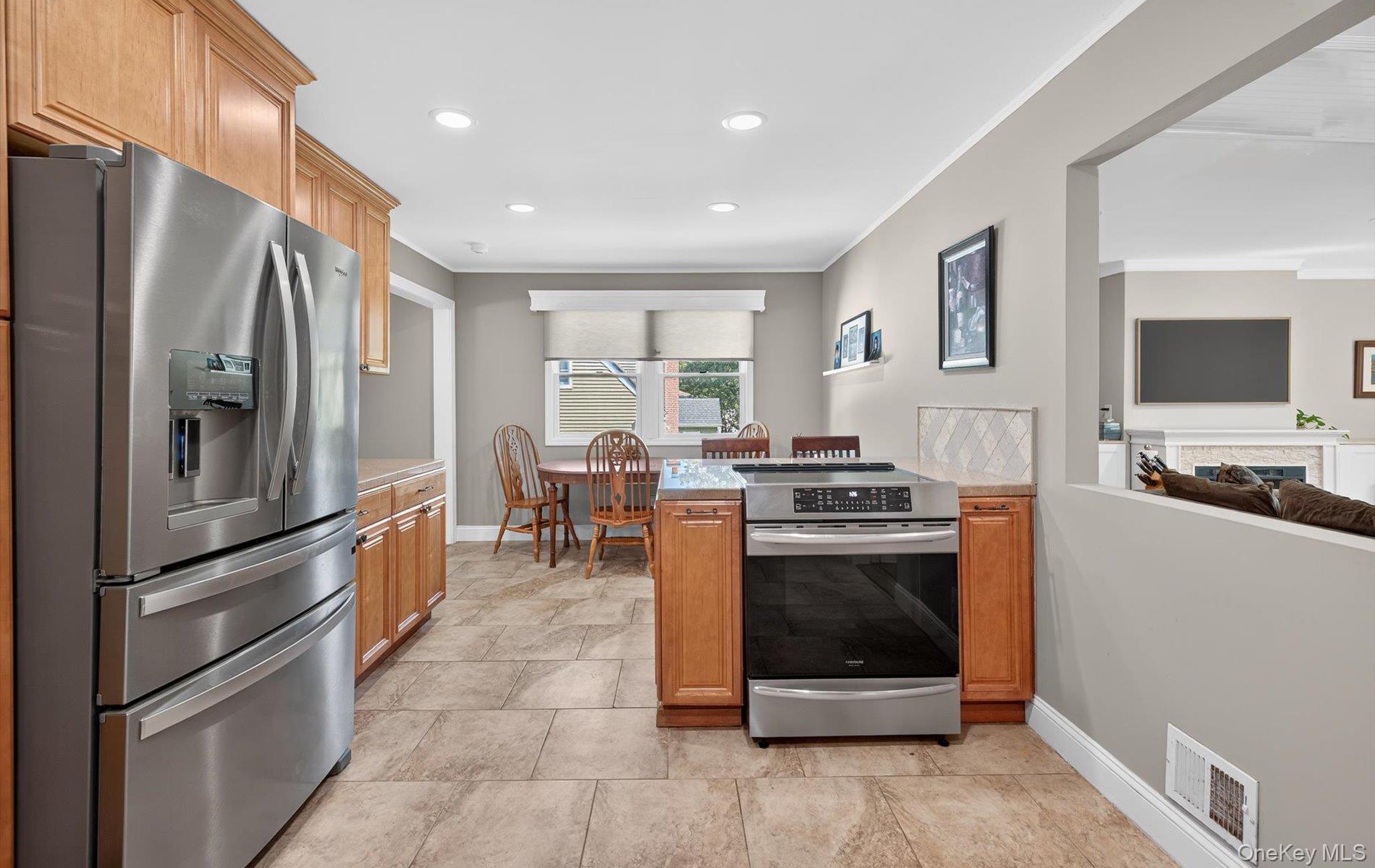 #11 photo, 376 Clay Pitts Road, East Northport , NY 11731