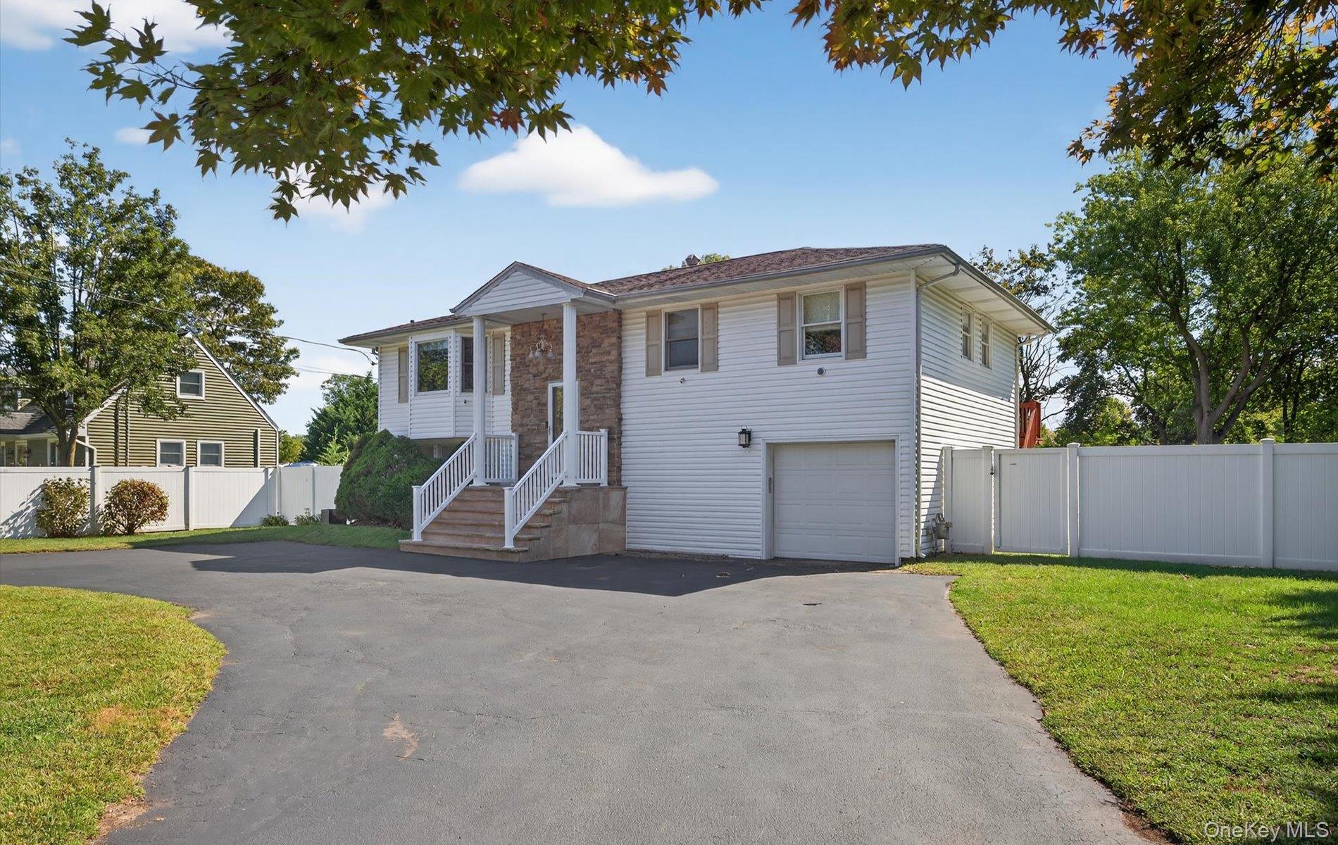 #4 photo, 376 Clay Pitts Road, East Northport , NY 11731