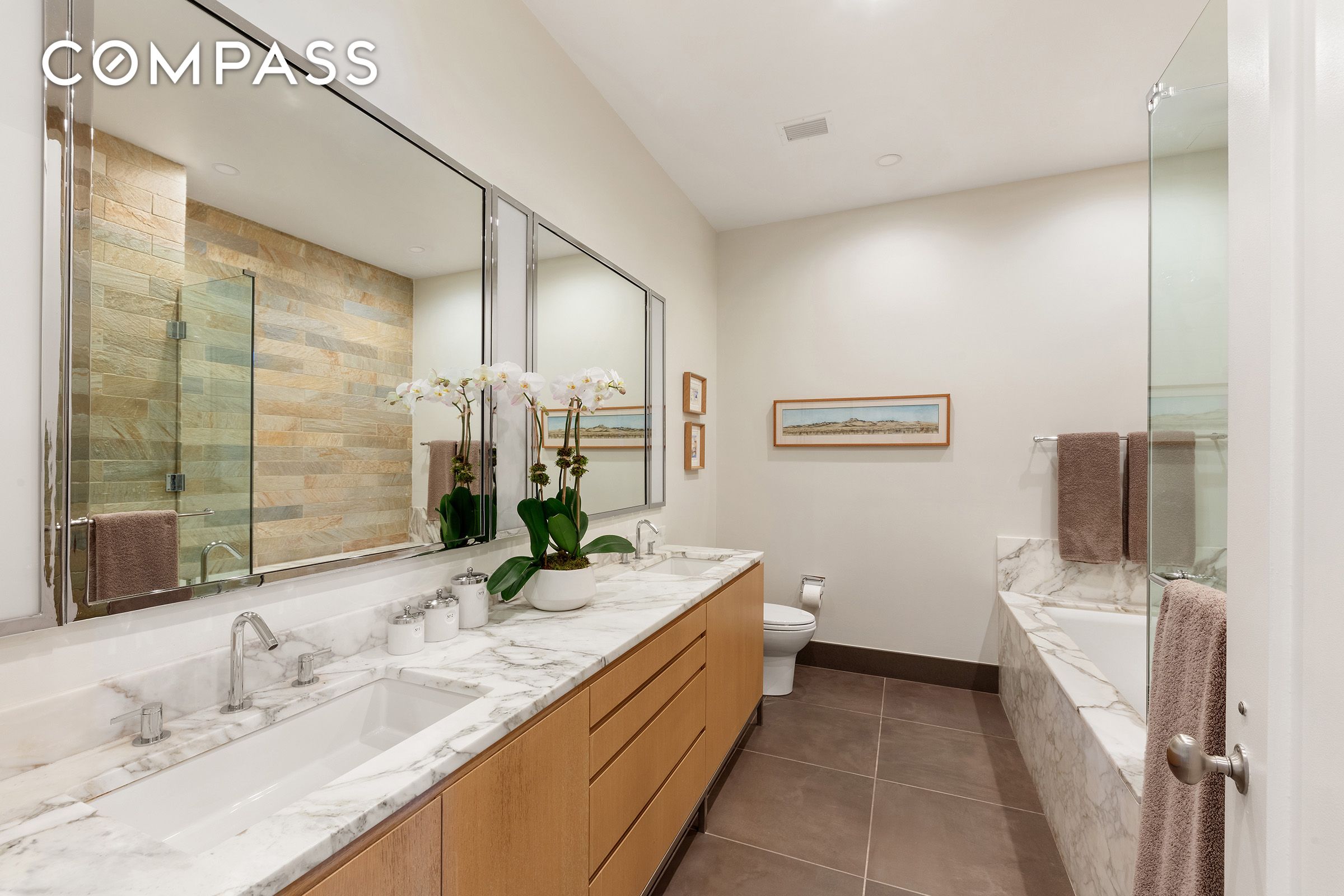 #8 photo, 263 9th Avenue, マンハッタン Chelsea , NY 10001