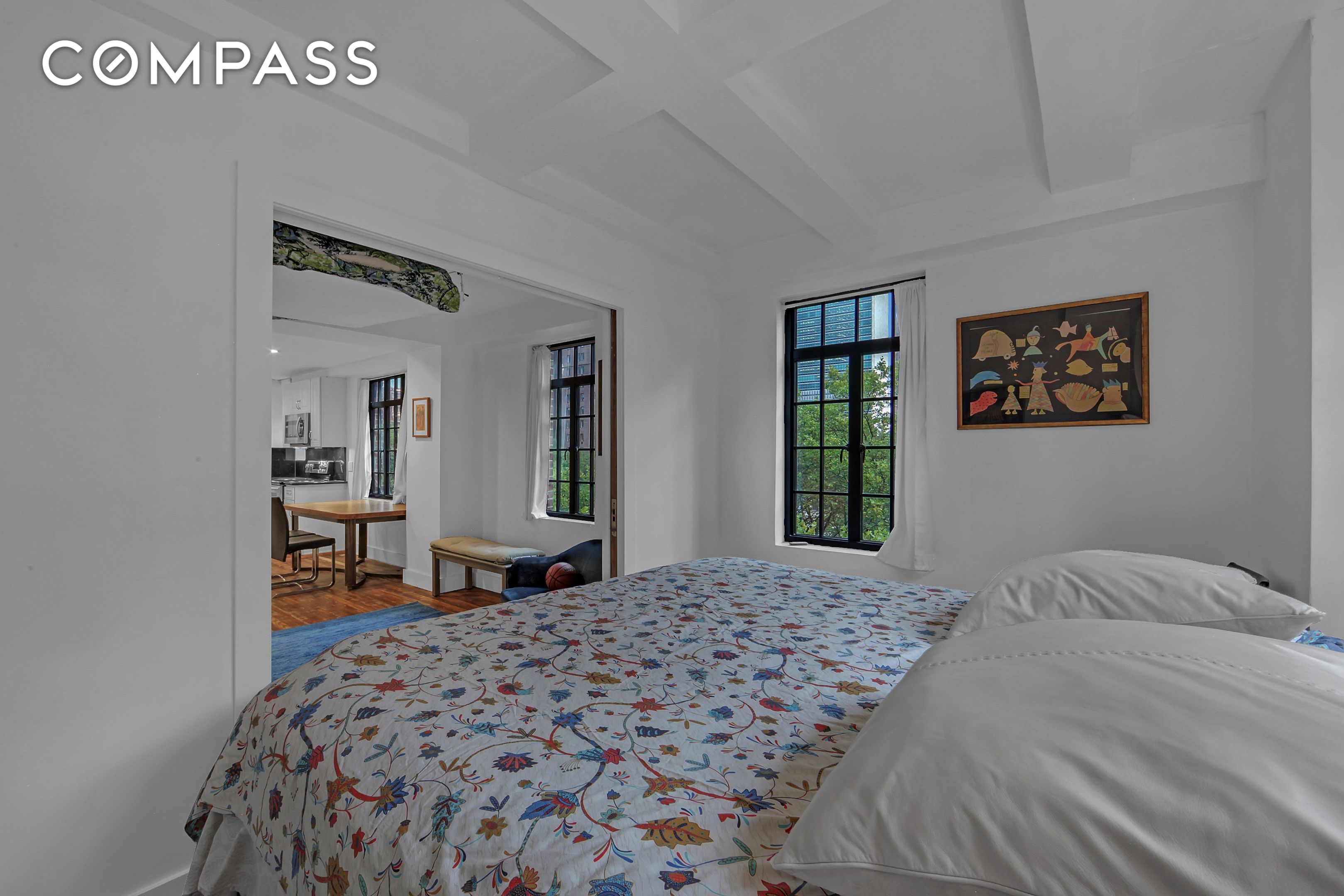 #14 photo, 320 E 42nd Street, マンハッタン Murray Hill , NY 10017