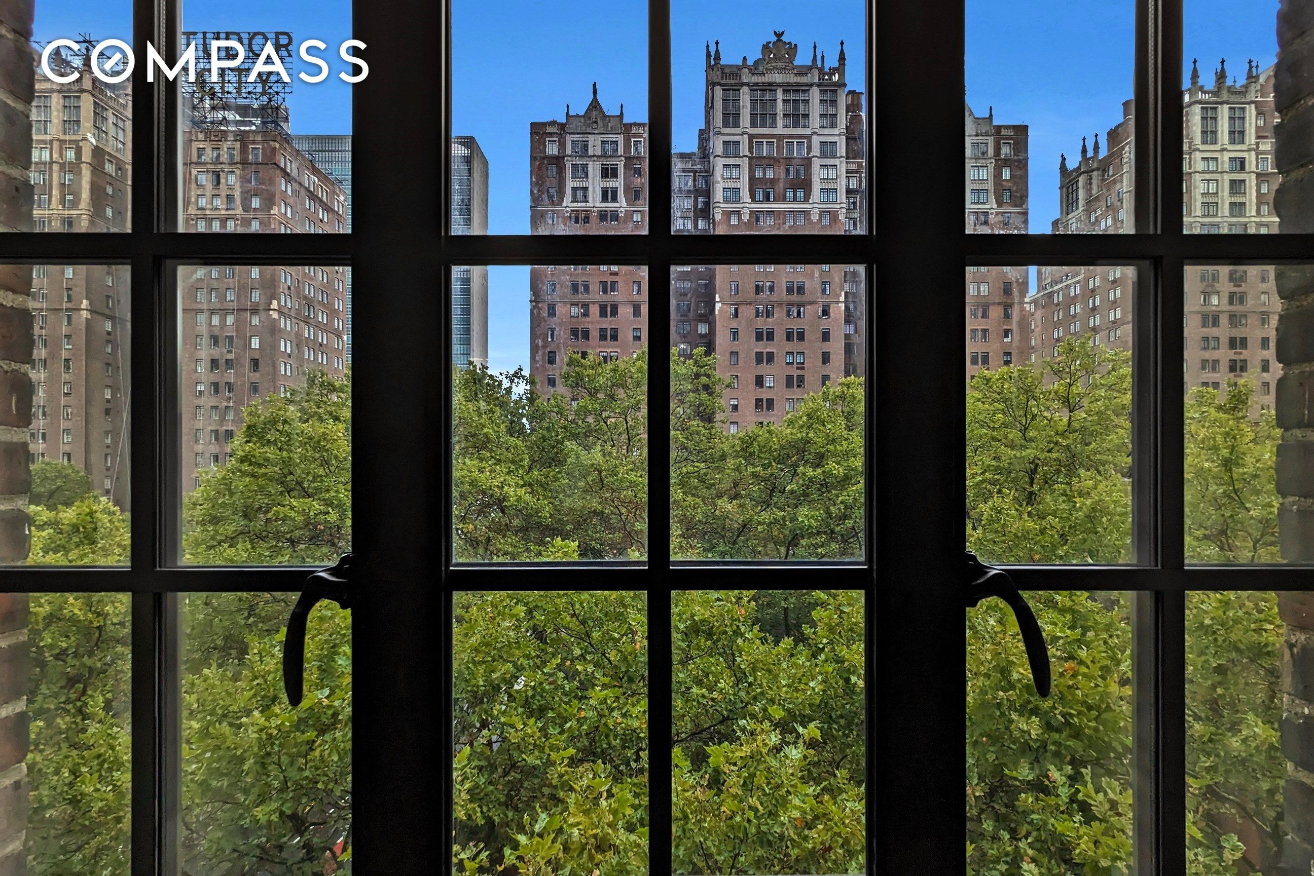 #15 photo, 320 E 42nd Street, マンハッタン Murray Hill , NY 10017