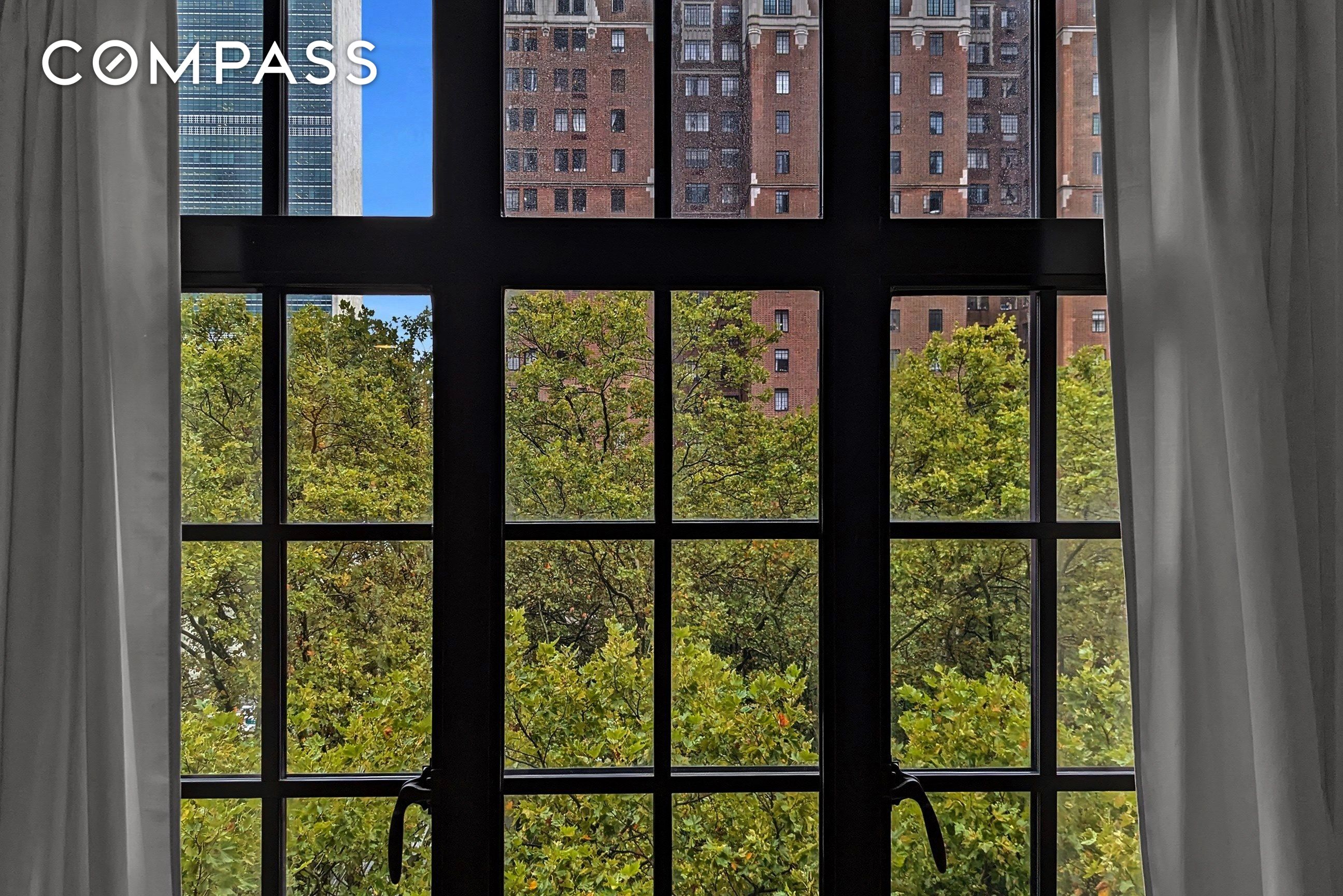 #16 photo, 320 E 42nd Street, マンハッタン Murray Hill , NY 10017