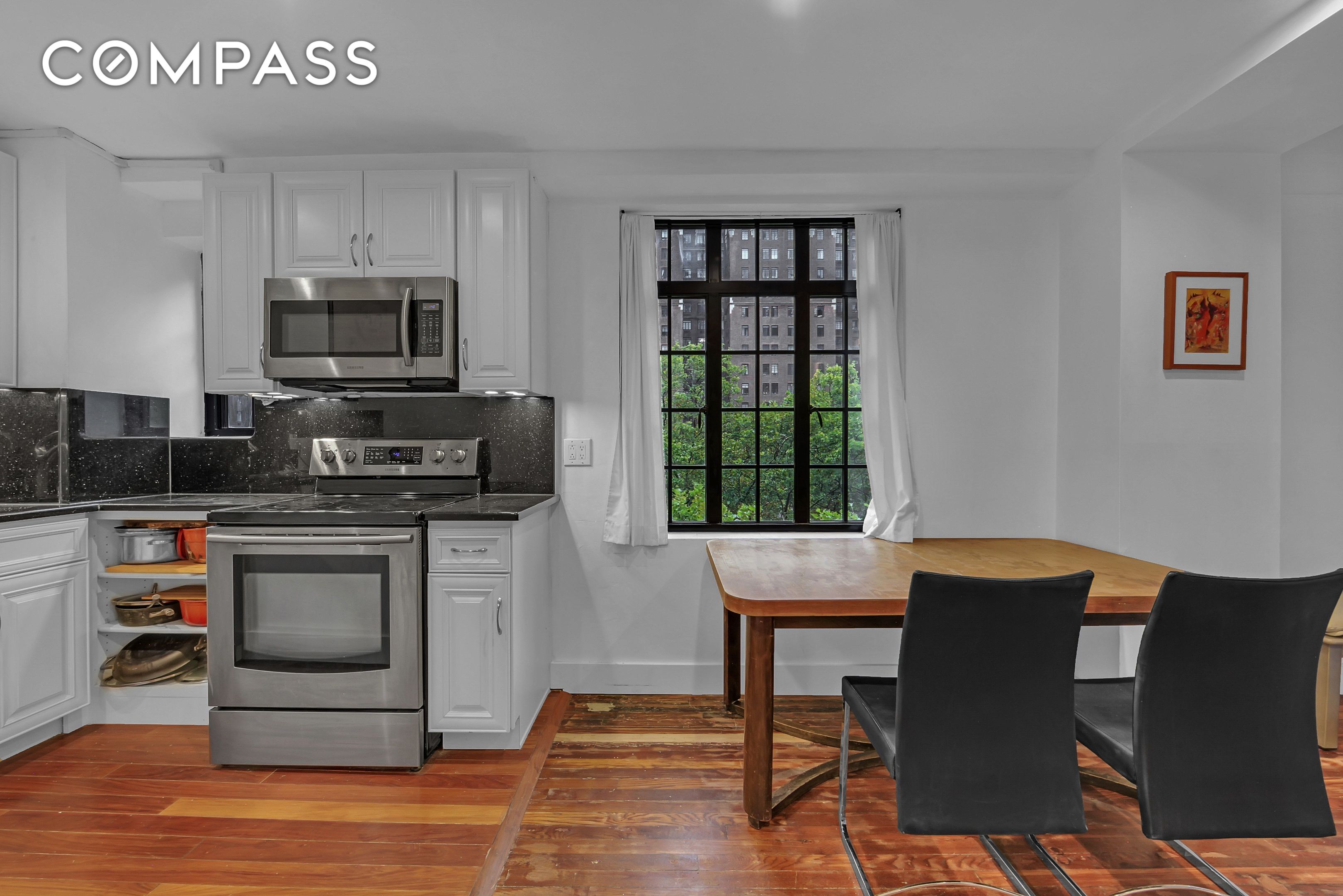 #5 photo, 320 E 42nd Street, マンハッタン Murray Hill , NY 10017