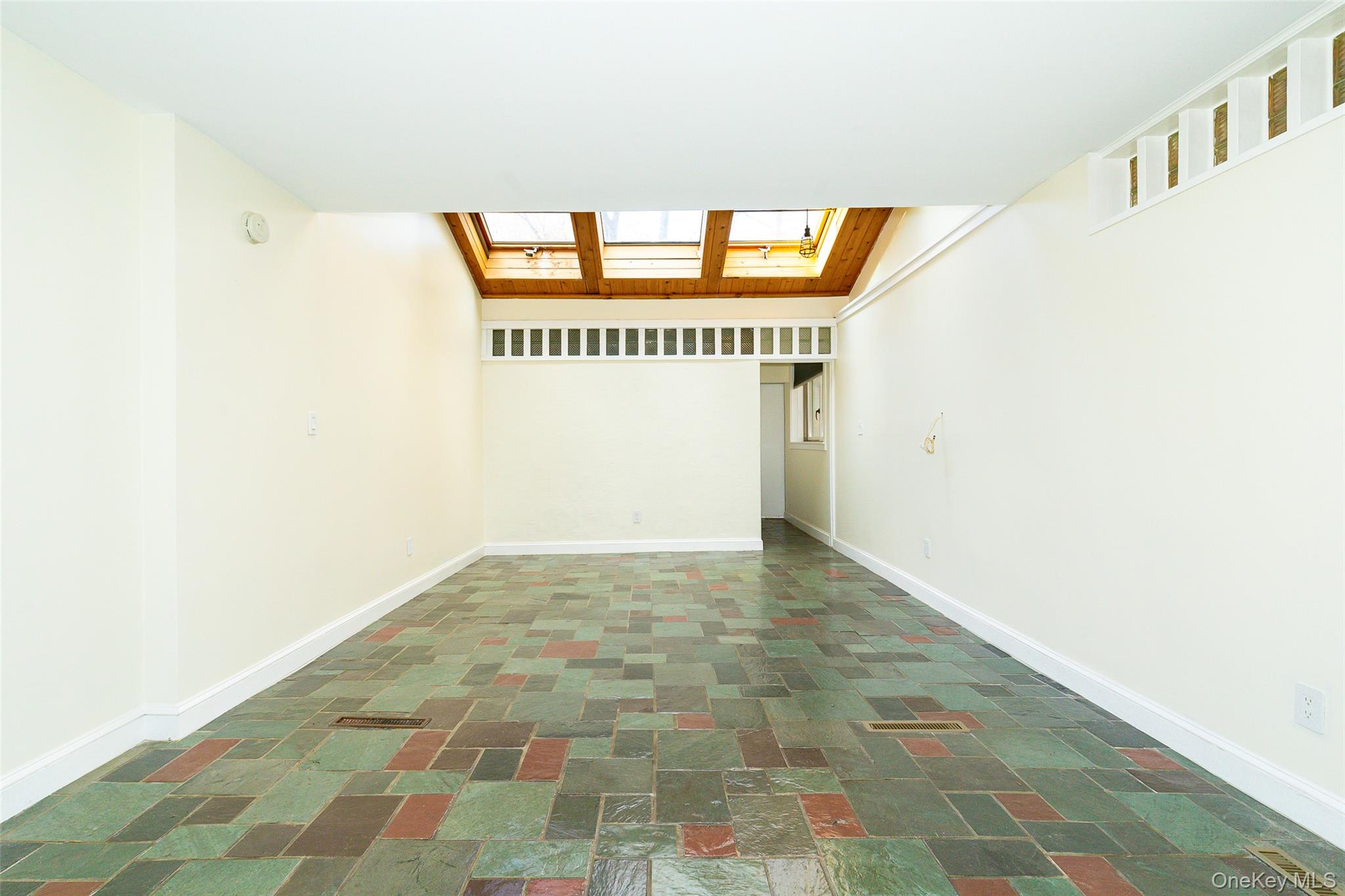 #9 photo, 7 Ferris Lane, Poughkeepsie , NY 12601