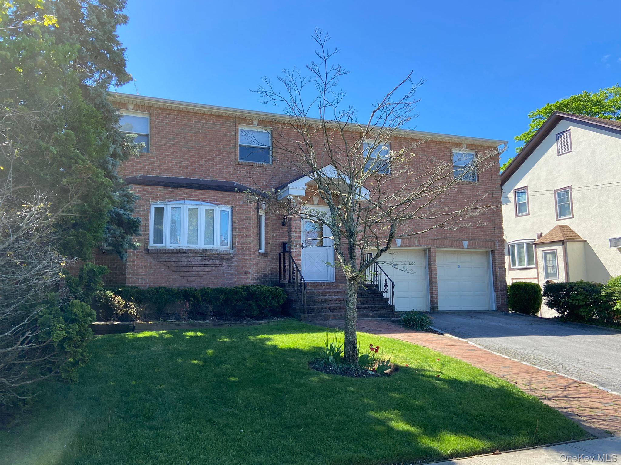 #1 photo, 375 Marlborough Road, ناسو Cedarhurst , NY 11516
