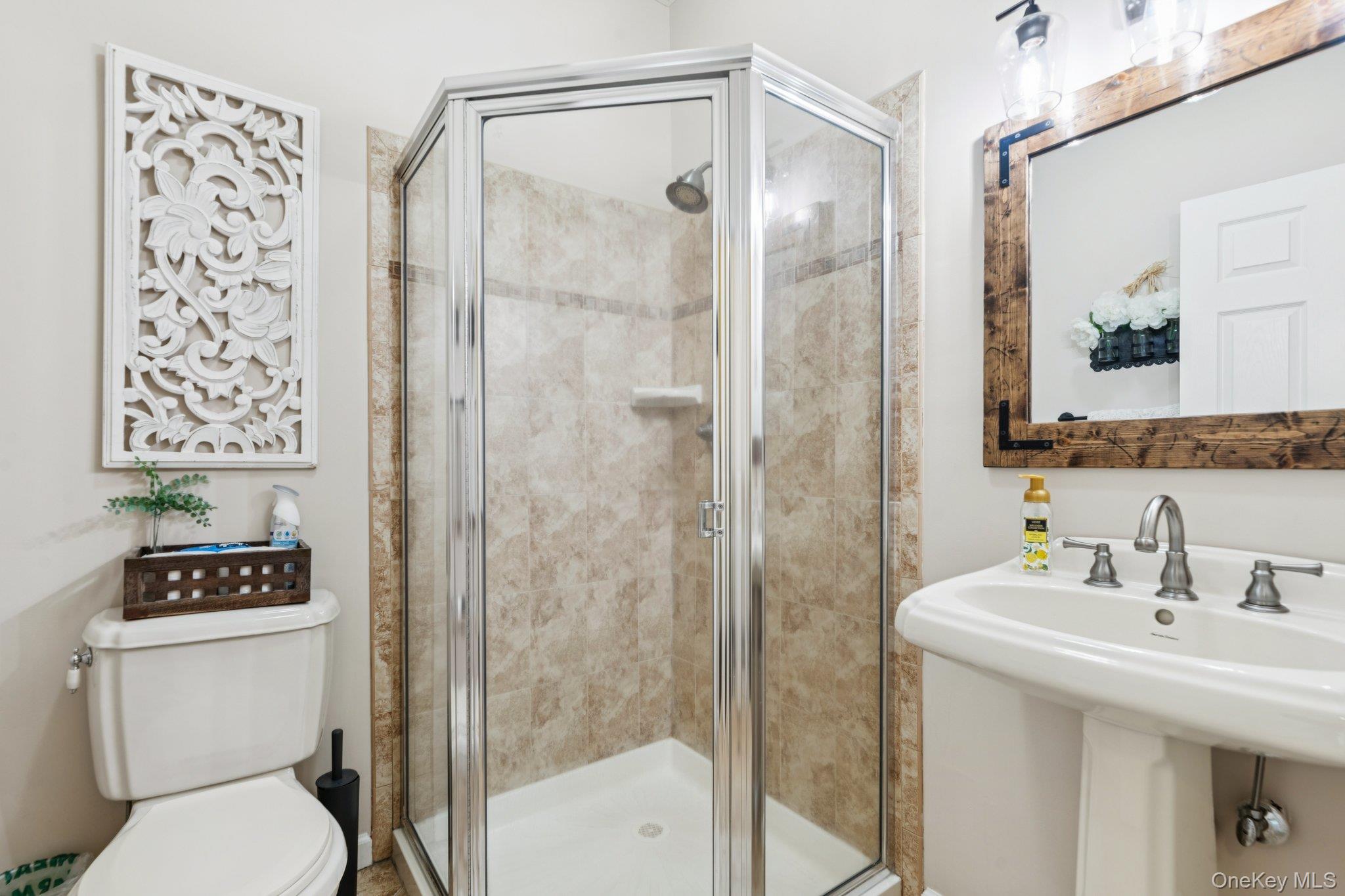 #14 photo, 808 Emily Drive, サフォーク郡 Patchogue , NY 11772