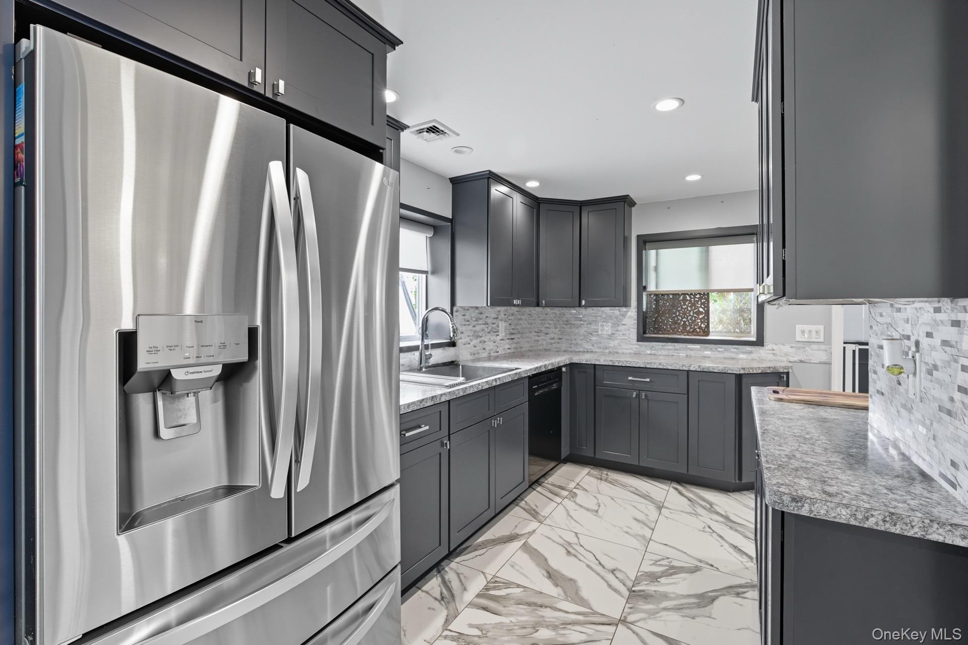 #10 photo, 70 Trafalgar Drive, מחוז סאפוק Shirley , NY 11967