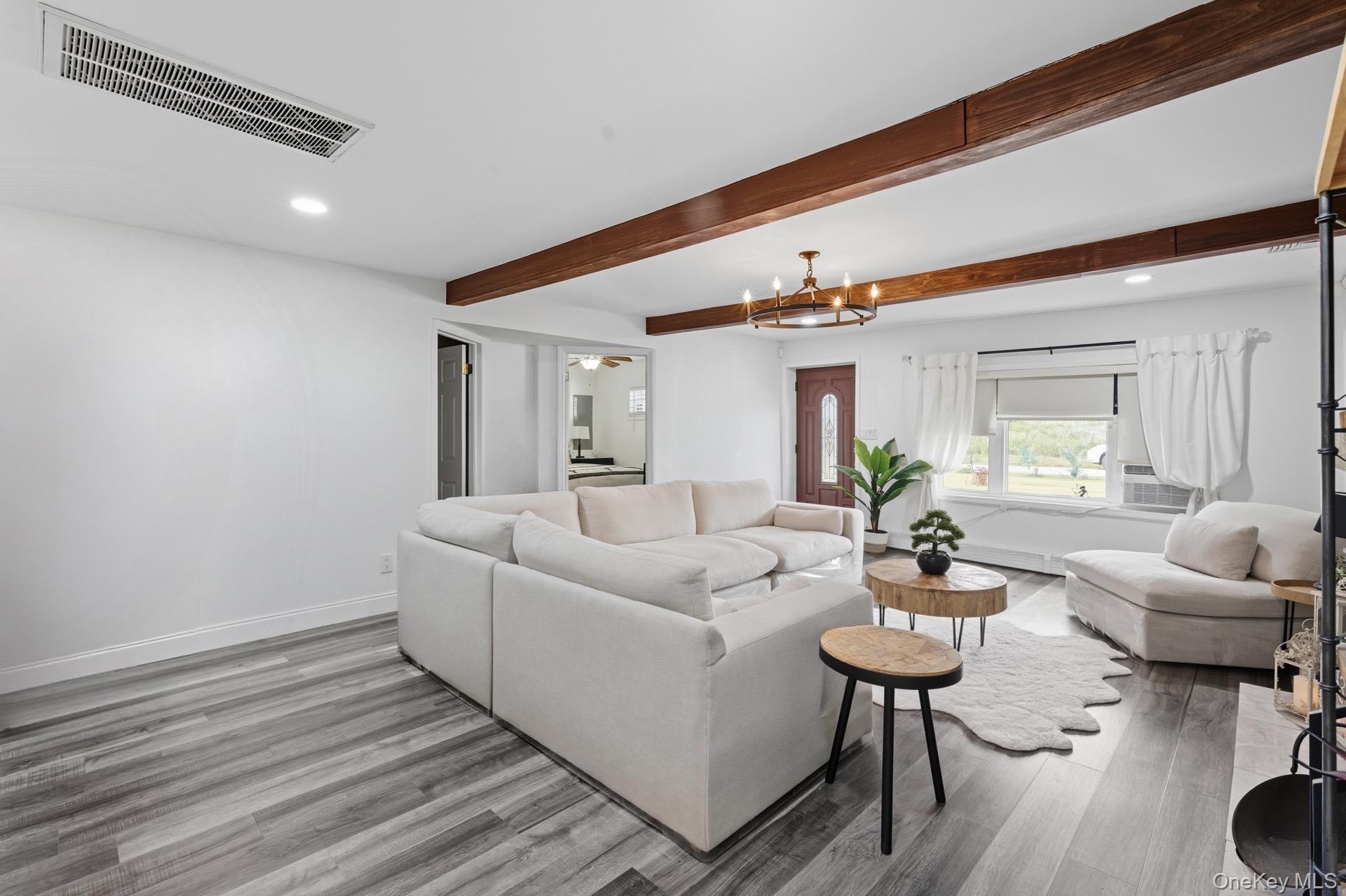 #6 photo, 70 Trafalgar Drive, מחוז סאפוק Shirley , NY 11967