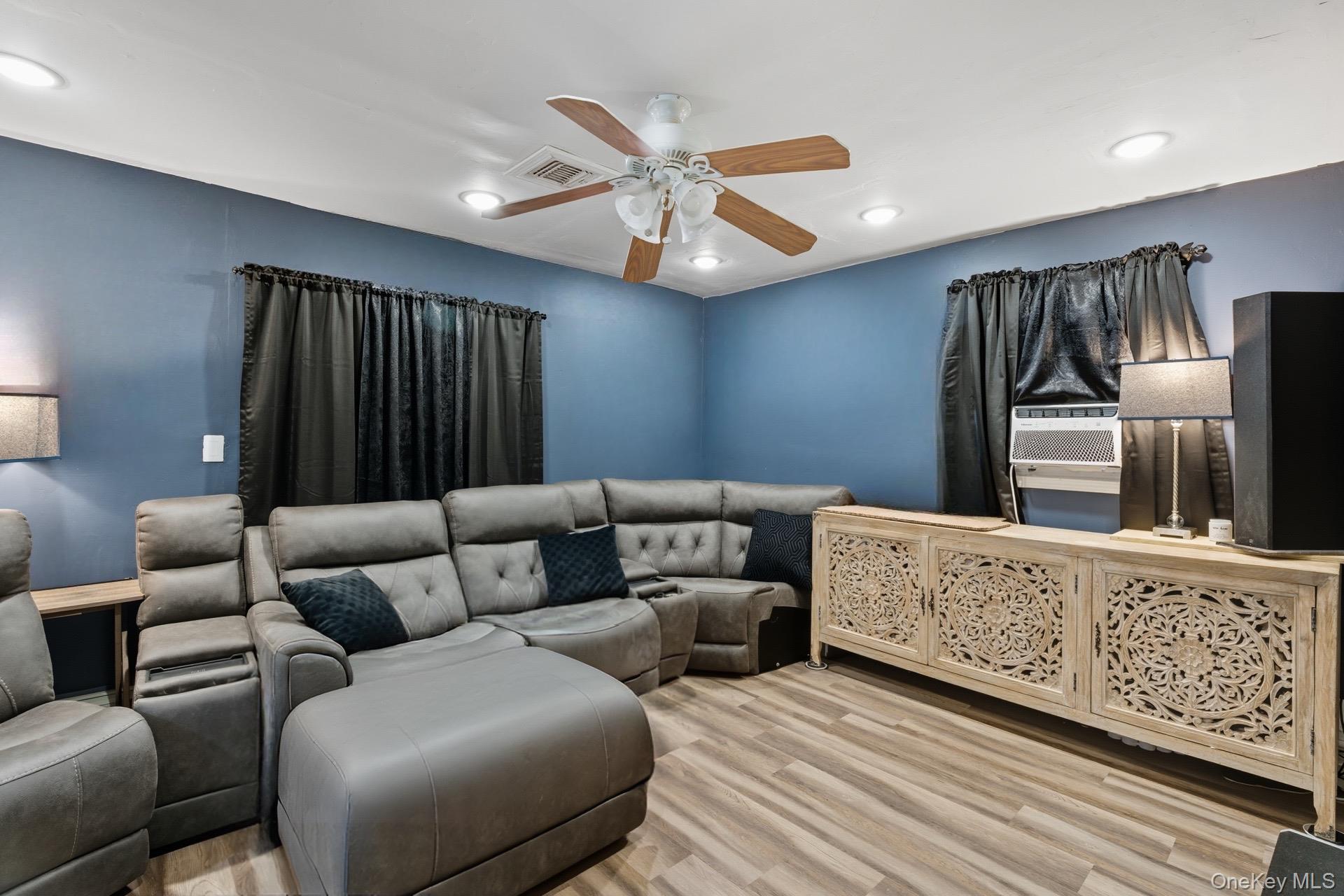 #7 photo, 70 Trafalgar Drive, מחוז סאפוק Shirley , NY 11967