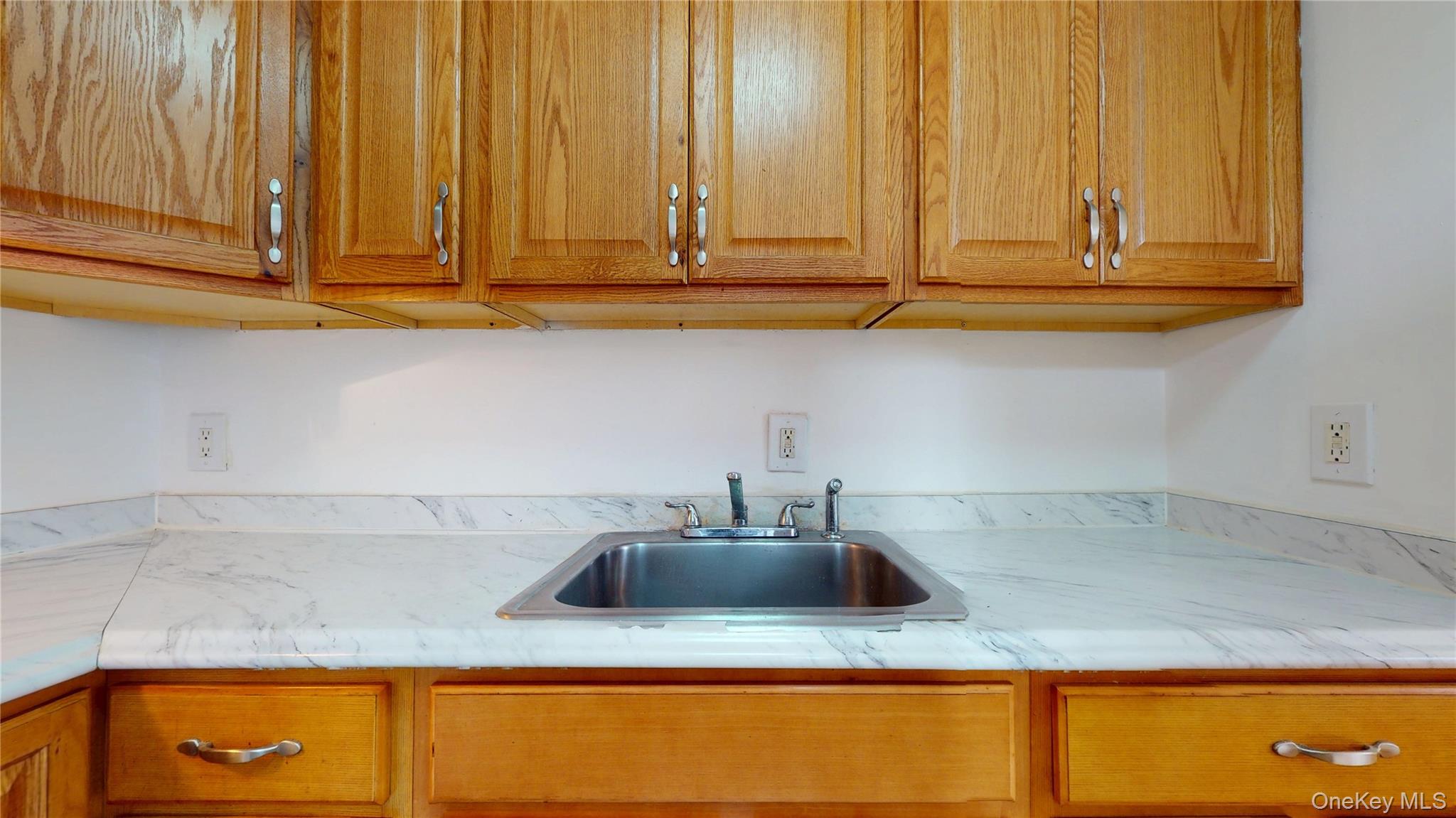 #10 photo, 124-01 Hillside Avenue, Kew Gardens , NY 11415