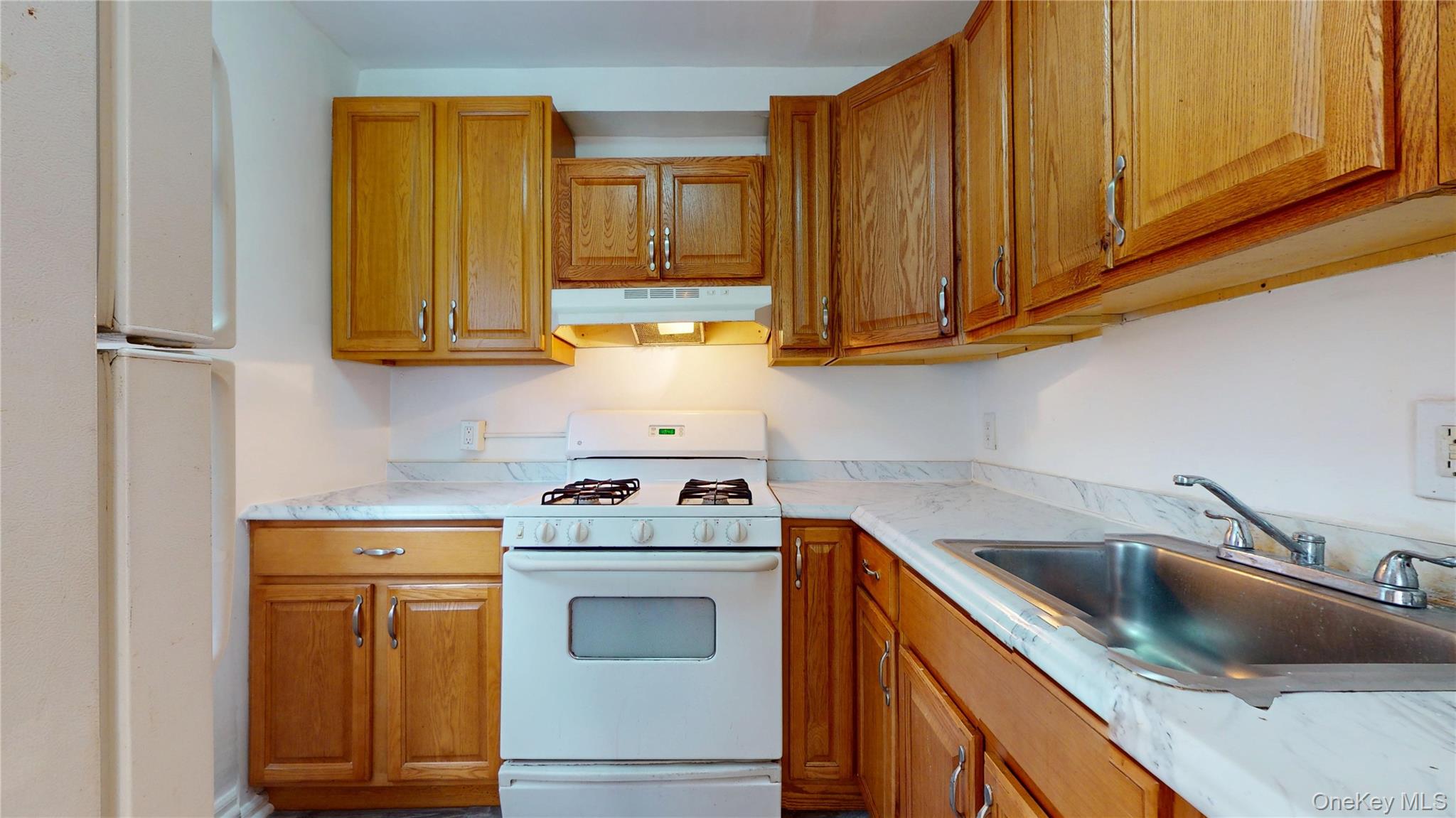 #7 photo, 124-01 Hillside Avenue, Kew Gardens , NY 11415