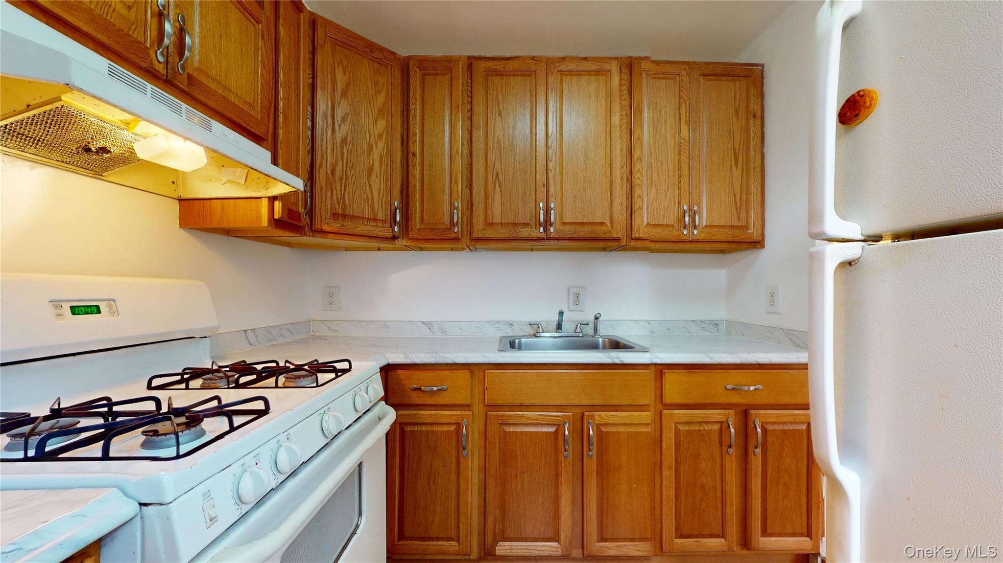 #8 photo, 124-01 Hillside Avenue, Kew Gardens , NY 11415