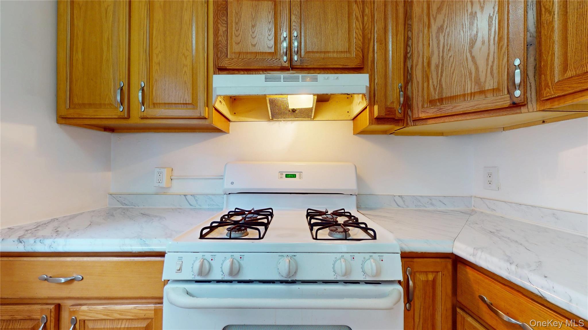 #9 photo, 124-01 Hillside Avenue, Kew Gardens , NY 11415