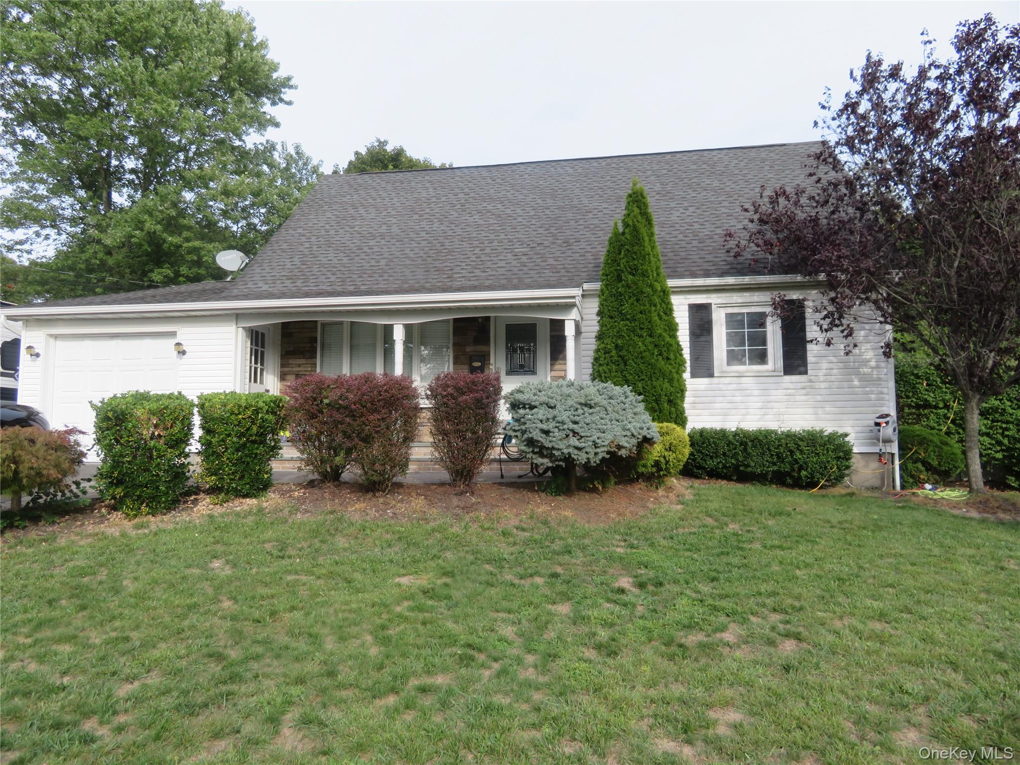 #1 photo, 45 Gaymore Road, 东长岛 Port Jefferson Station , NY 11776