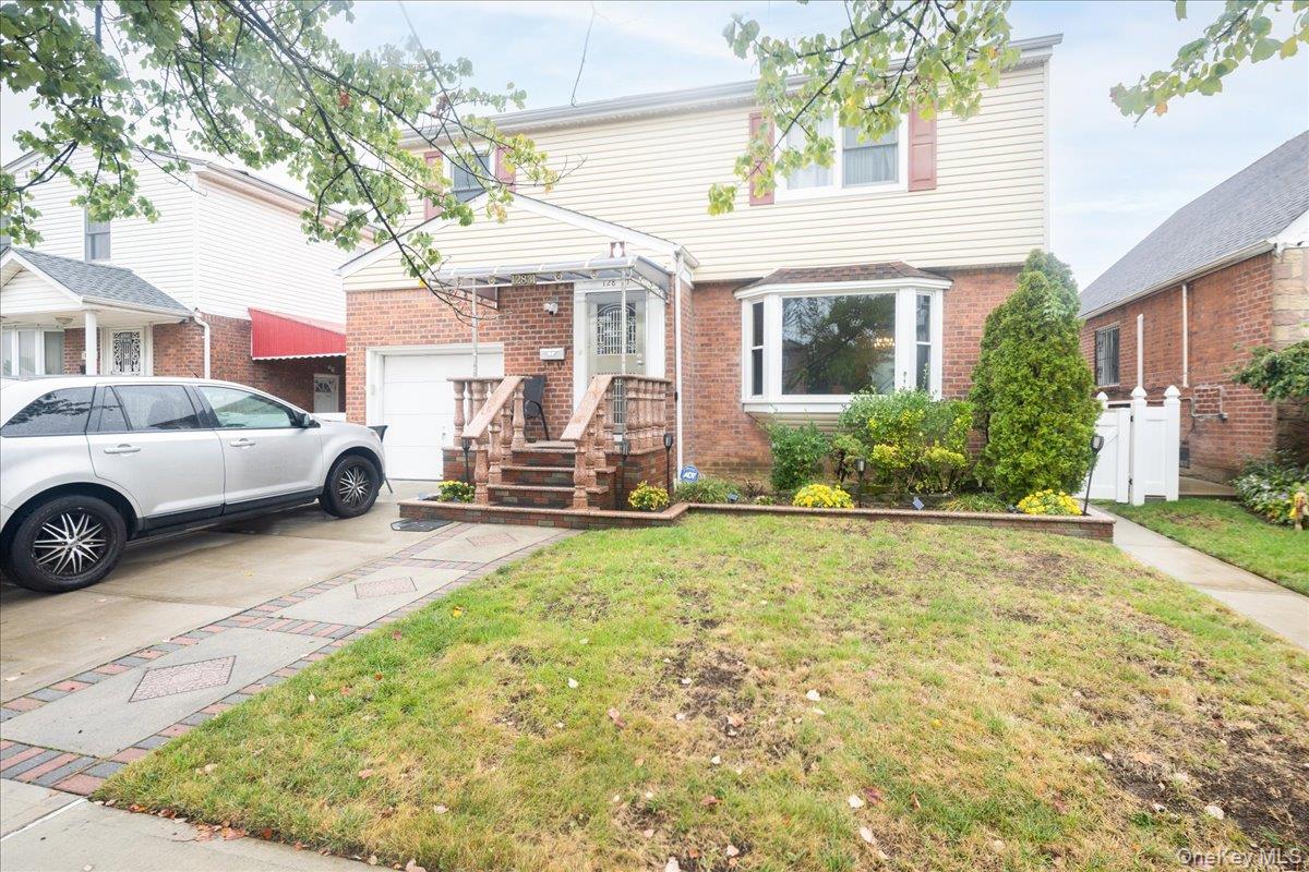 #1 photo, 12831 233rd Street, कुईंस Rosedale , NY 11422