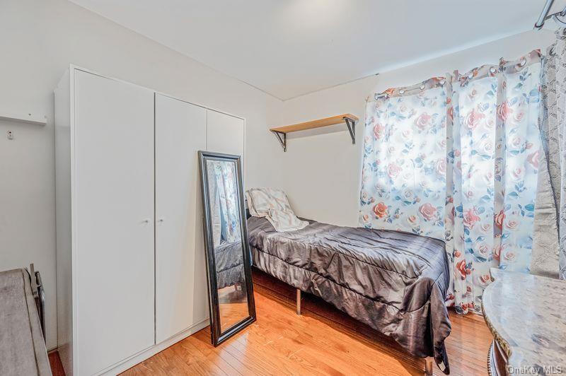 #14 photo, 46 W Willow Street, 롱 아일랜드 Brentwood , NY 11717