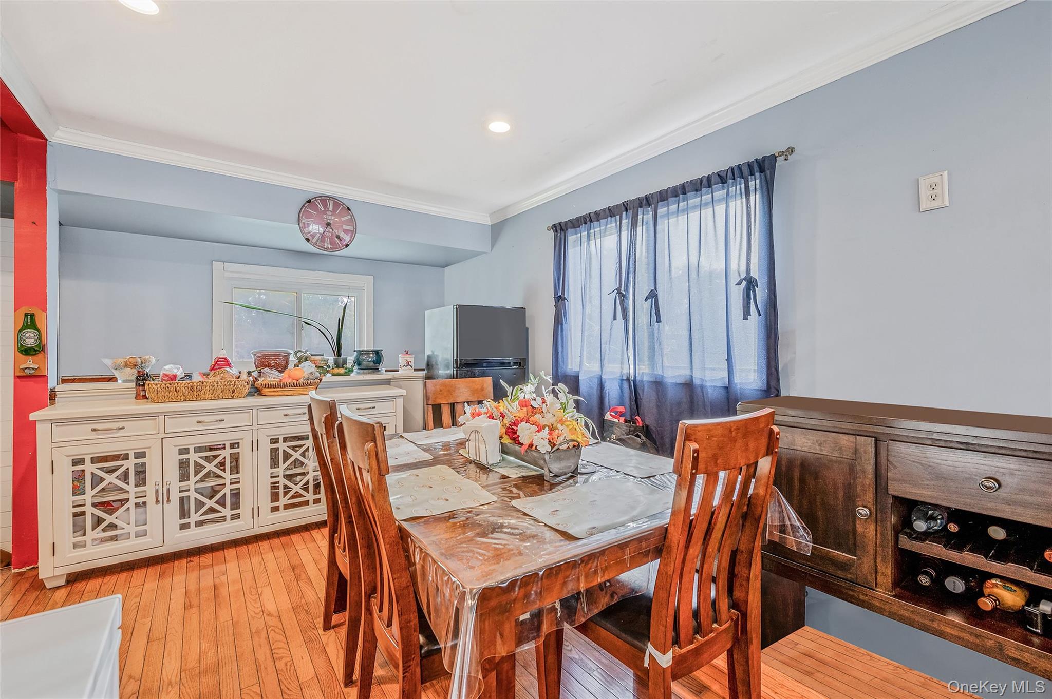 #6 photo, 46 W Willow Street, 롱 아일랜드 Brentwood , NY 11717