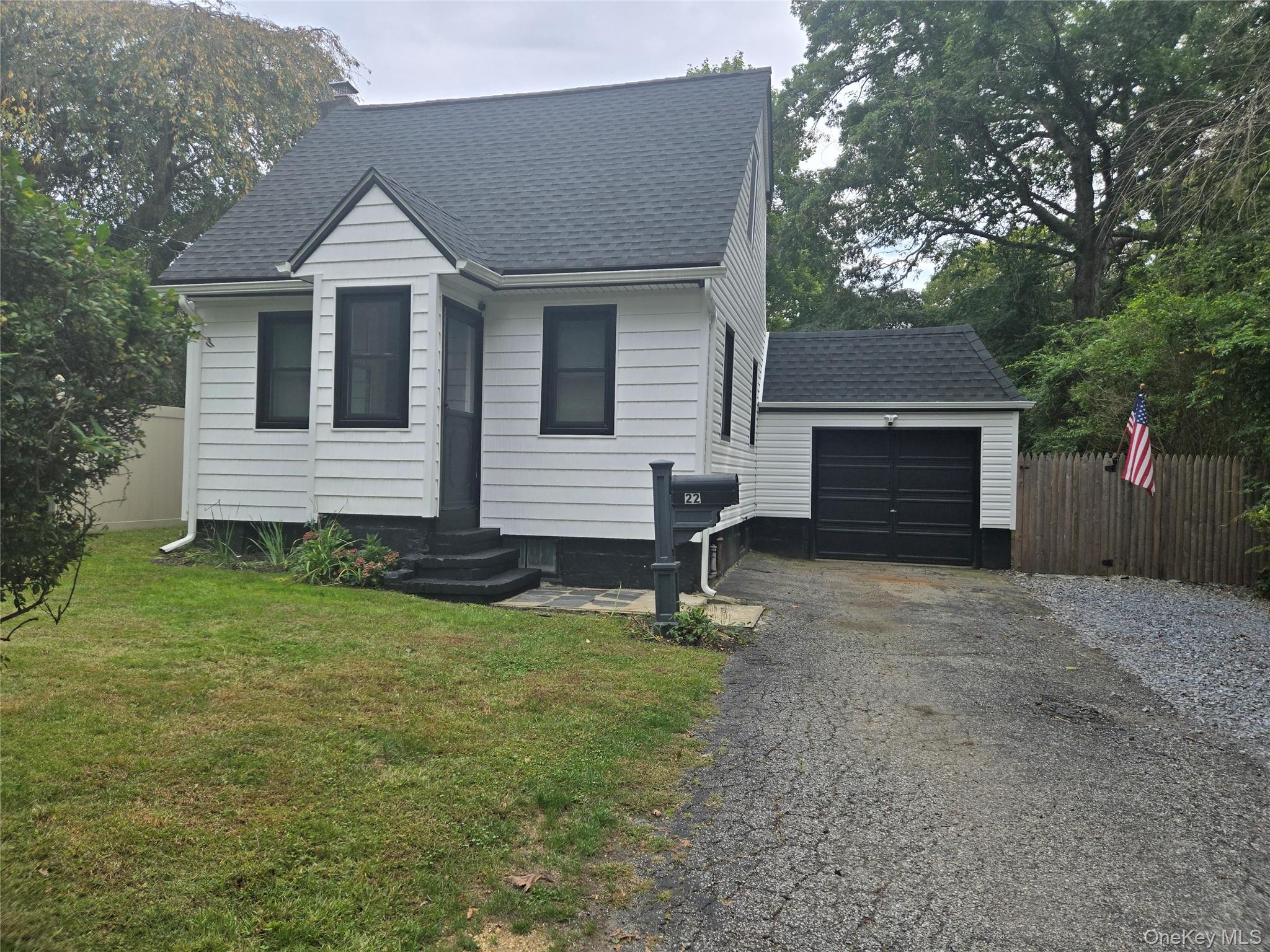 #1 photo, 22 Roseville Avenue, サフォーク郡 Saint James , NY 11780