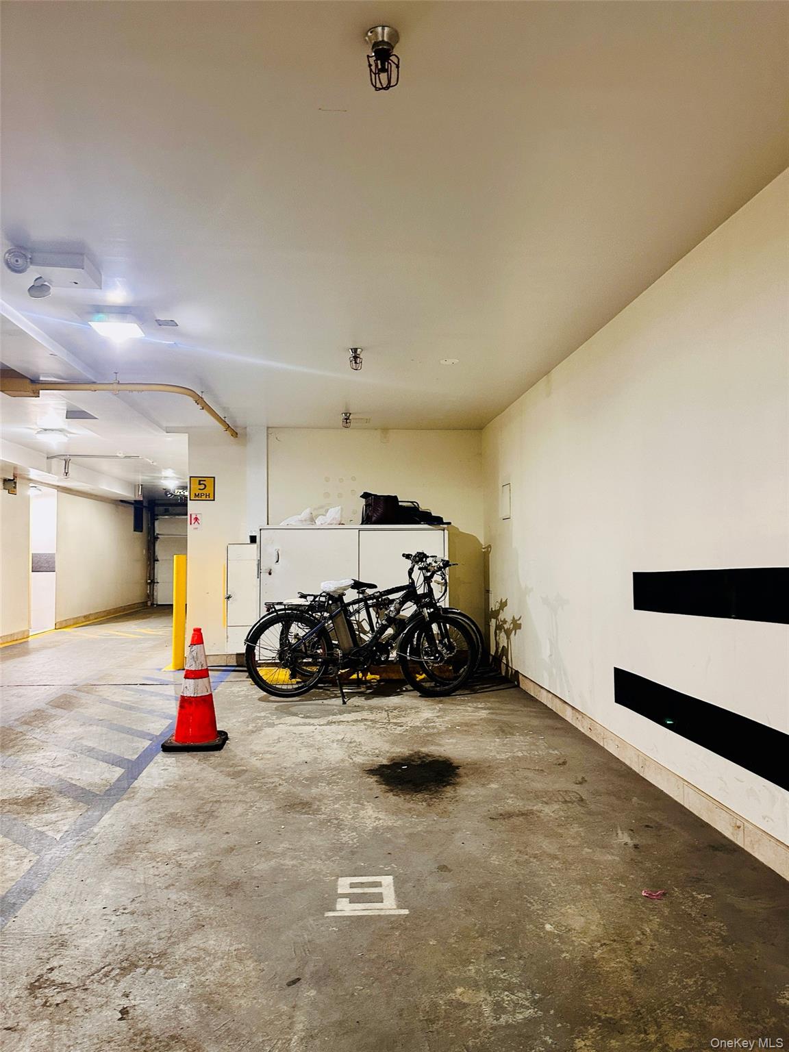 #12 photo, 107-16 37th Avenue, クイーンズ区 Corona , NY 11368