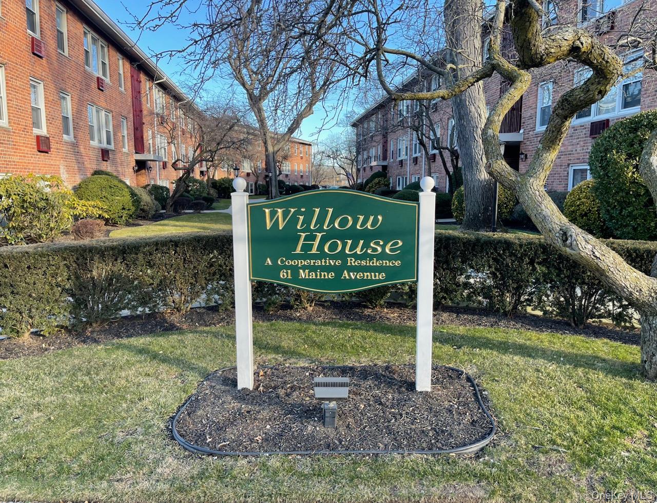 #1 photo, 61 Maine Avenue, ナッソー郡 Rockville Centre , NY 11570