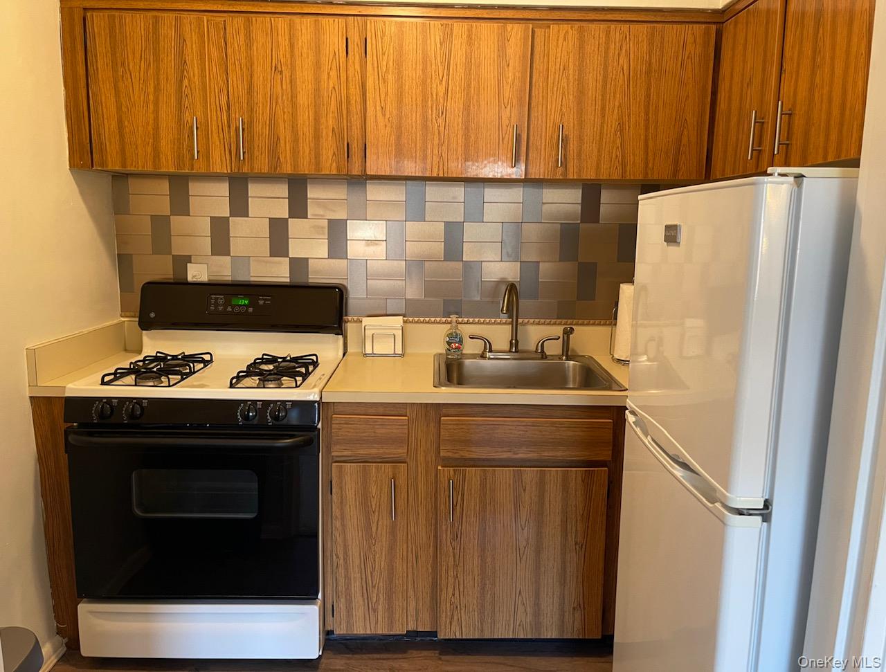 #10 photo, 61 Maine Avenue, ナッソー郡 Rockville Centre , NY 11570