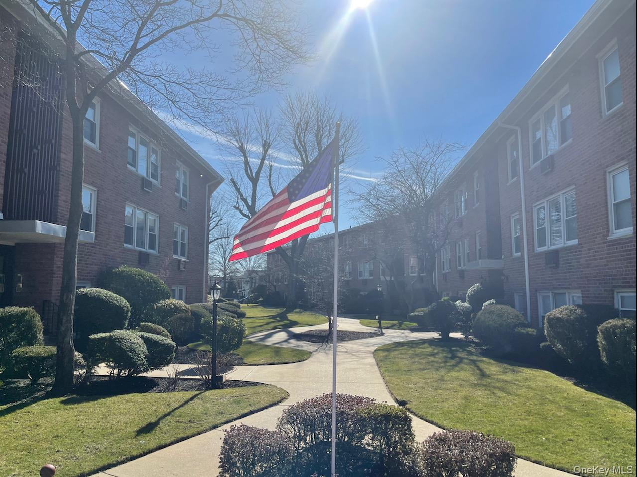 #2 photo, 61 Maine Avenue, ナッソー郡 Rockville Centre , NY 11570