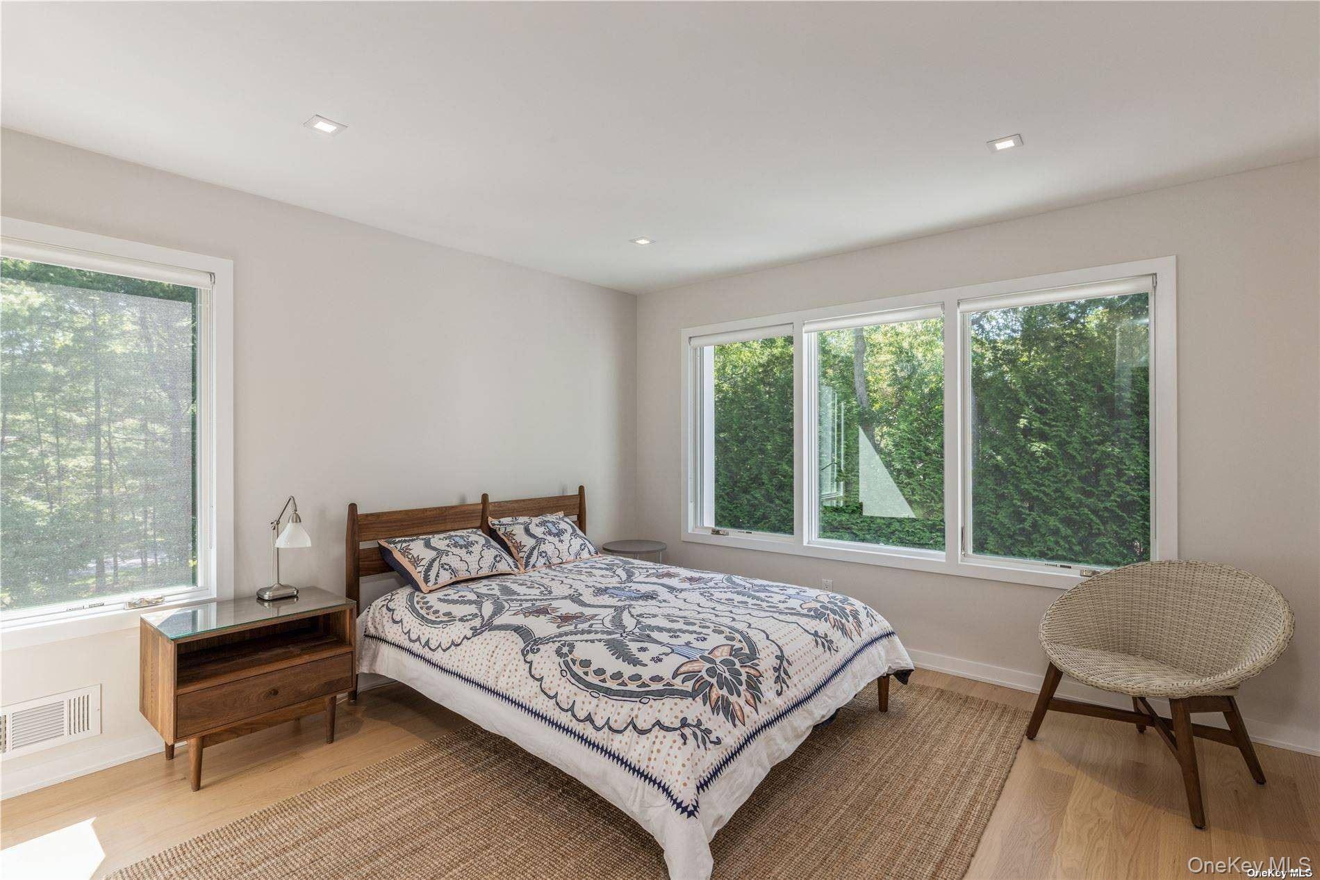 #17 photo, 19 Woodland Way, Quogue , NY 11959