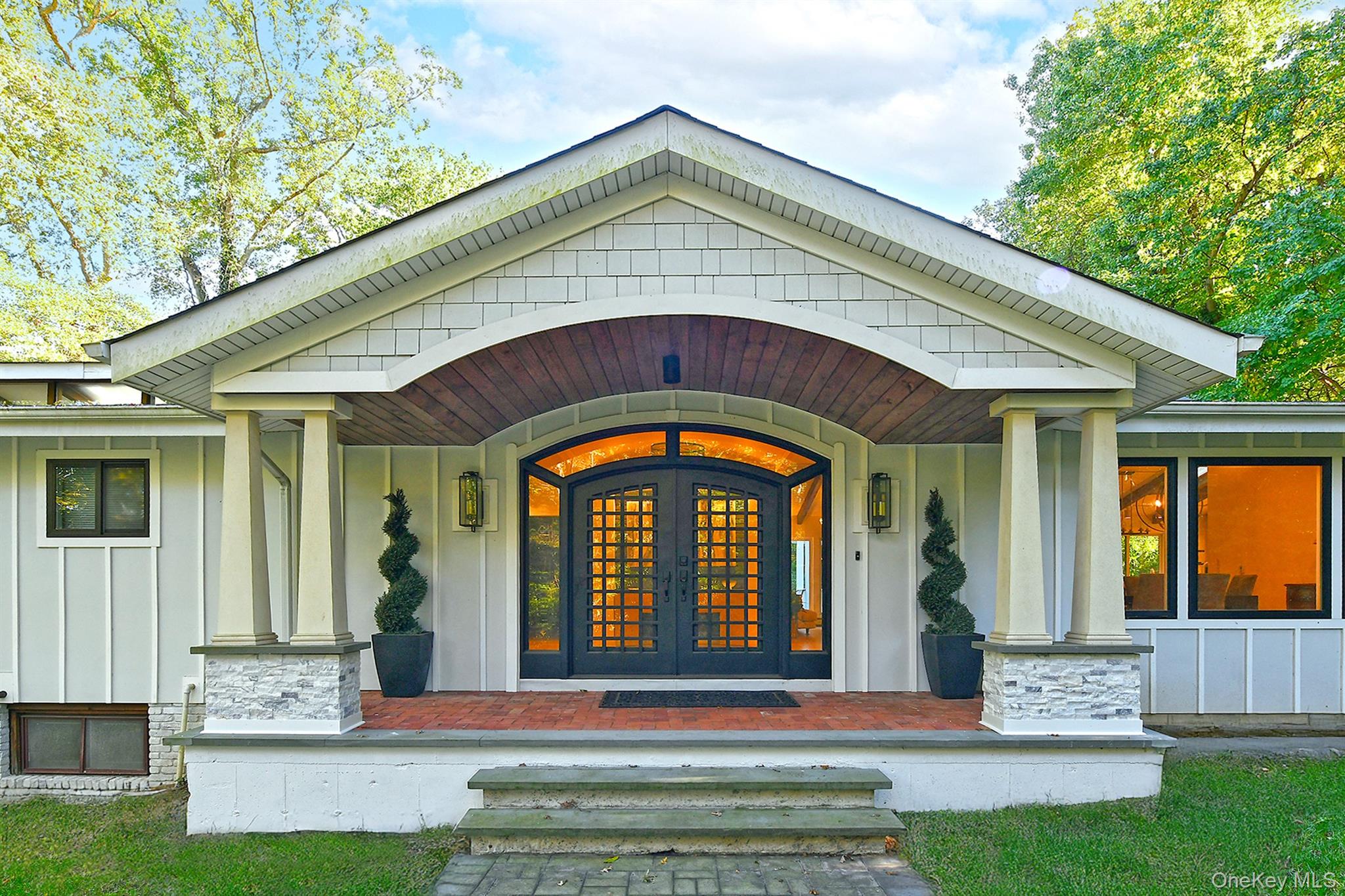 #1 photo, 18 W Mall Drive, Huntington , NY 11743