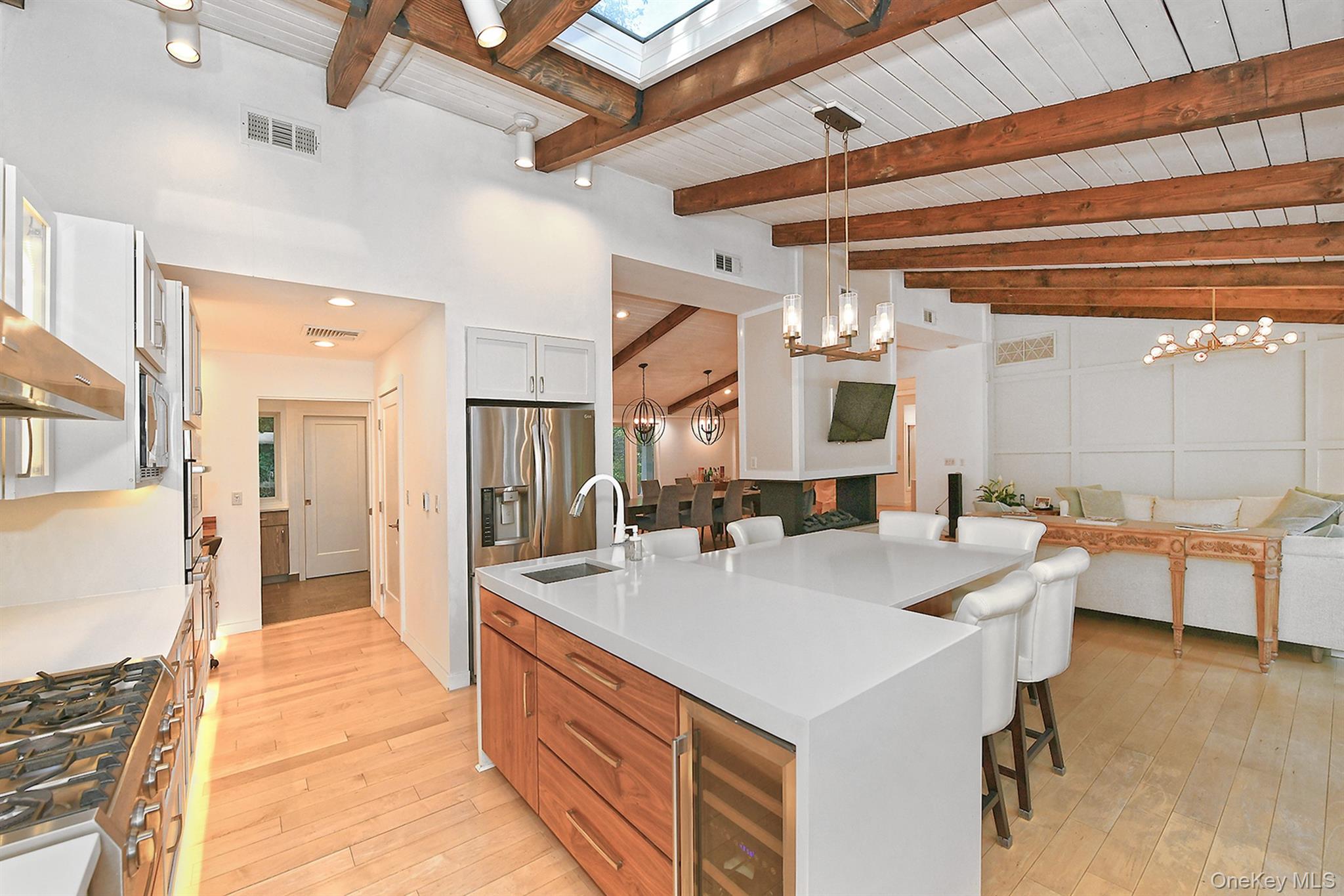 #10 photo, 18 W Mall Drive, Huntington , NY 11743