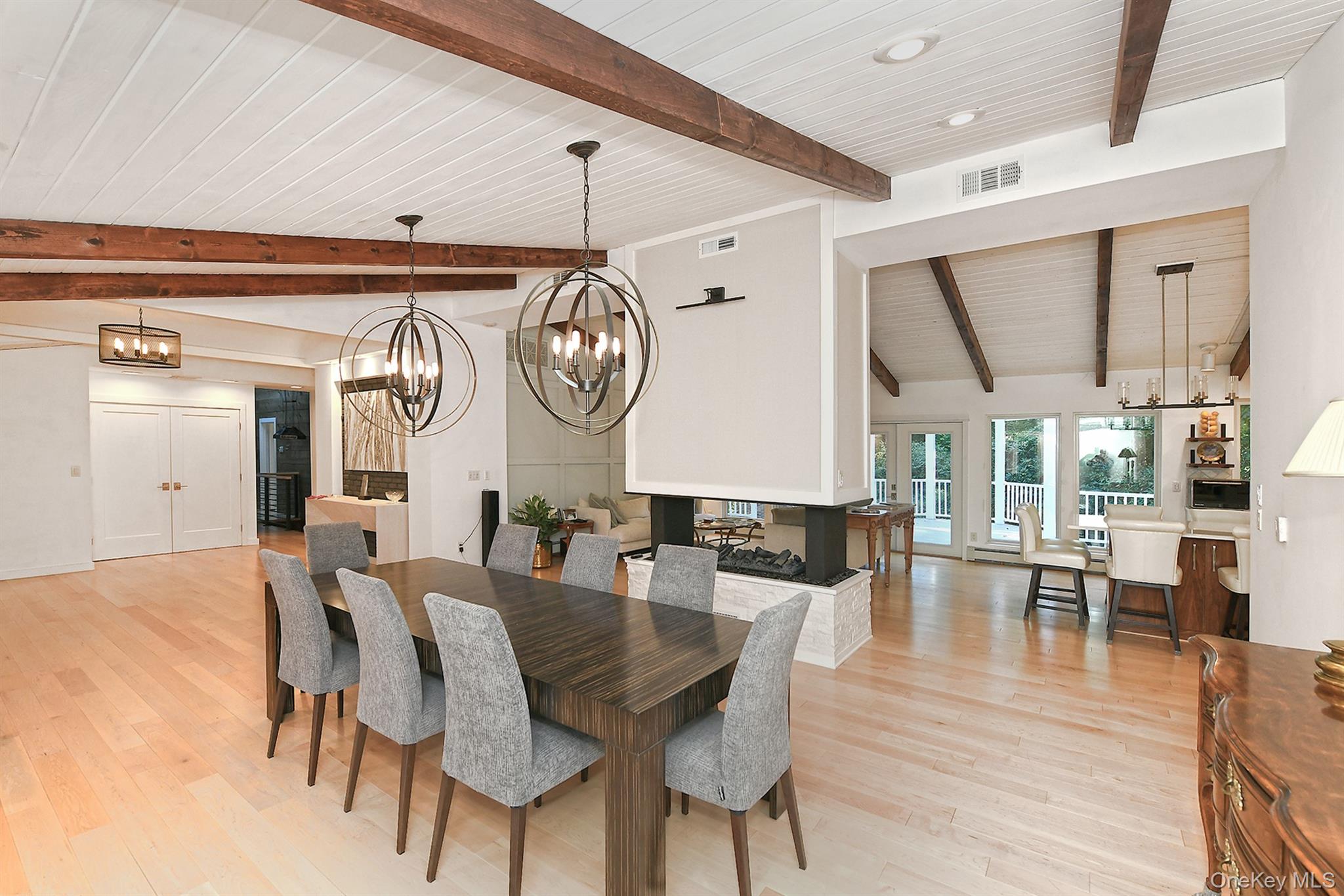 #14 photo, 18 W Mall Drive, Huntington , NY 11743