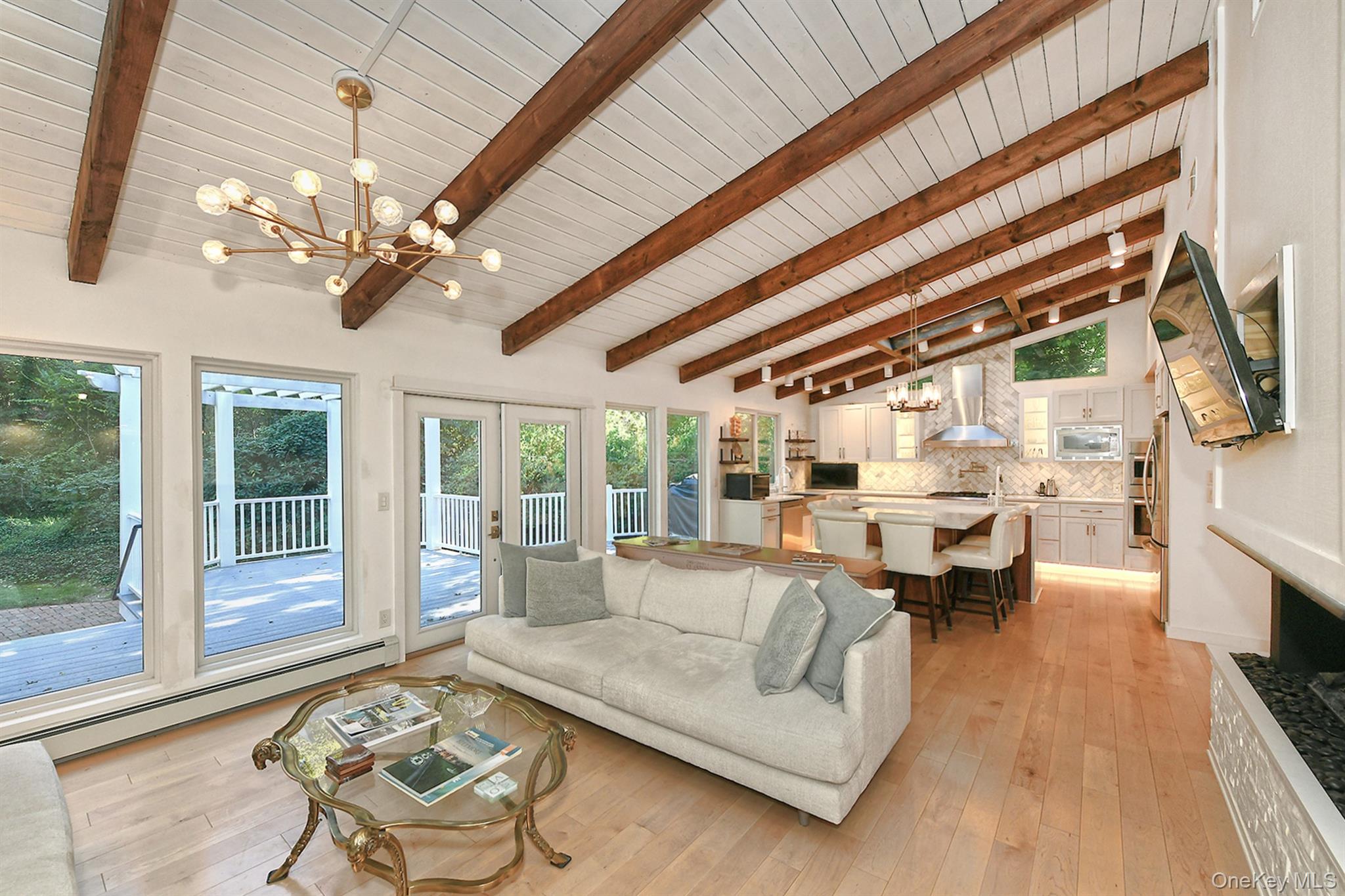 #16 photo, 18 W Mall Drive, Huntington , NY 11743