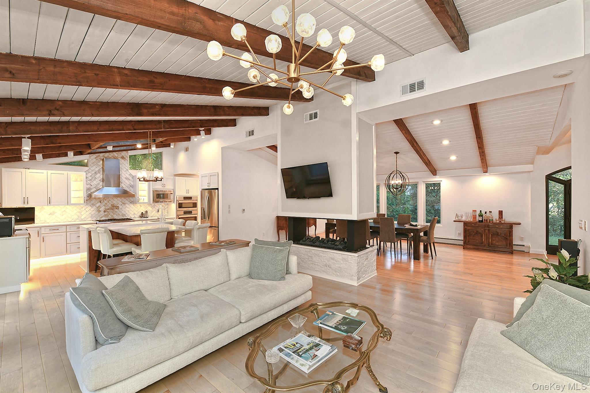 #17 photo, 18 W Mall Drive, Huntington , NY 11743