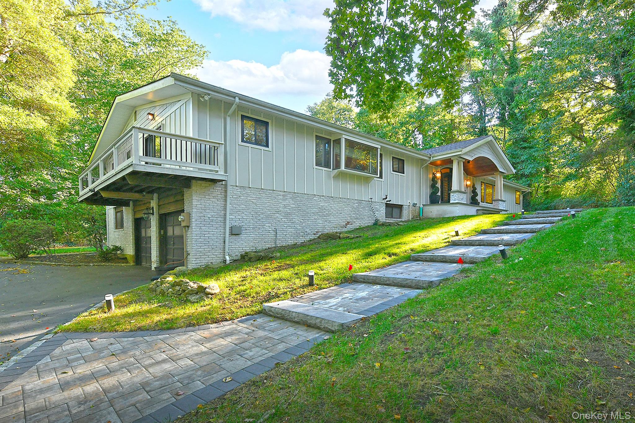 #3 photo, 18 W Mall Drive, Huntington , NY 11743