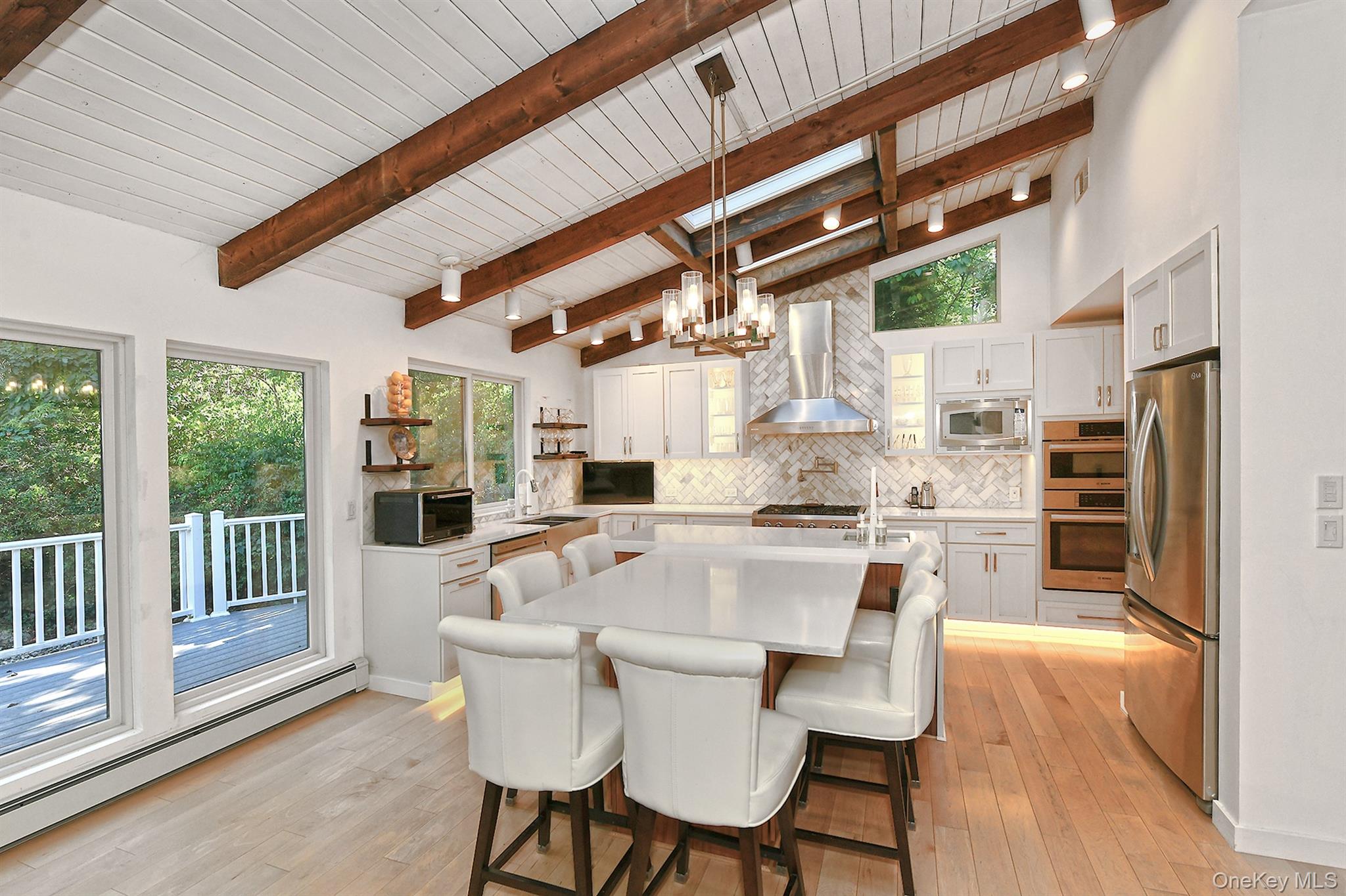 #7 photo, 18 W Mall Drive, Huntington , NY 11743