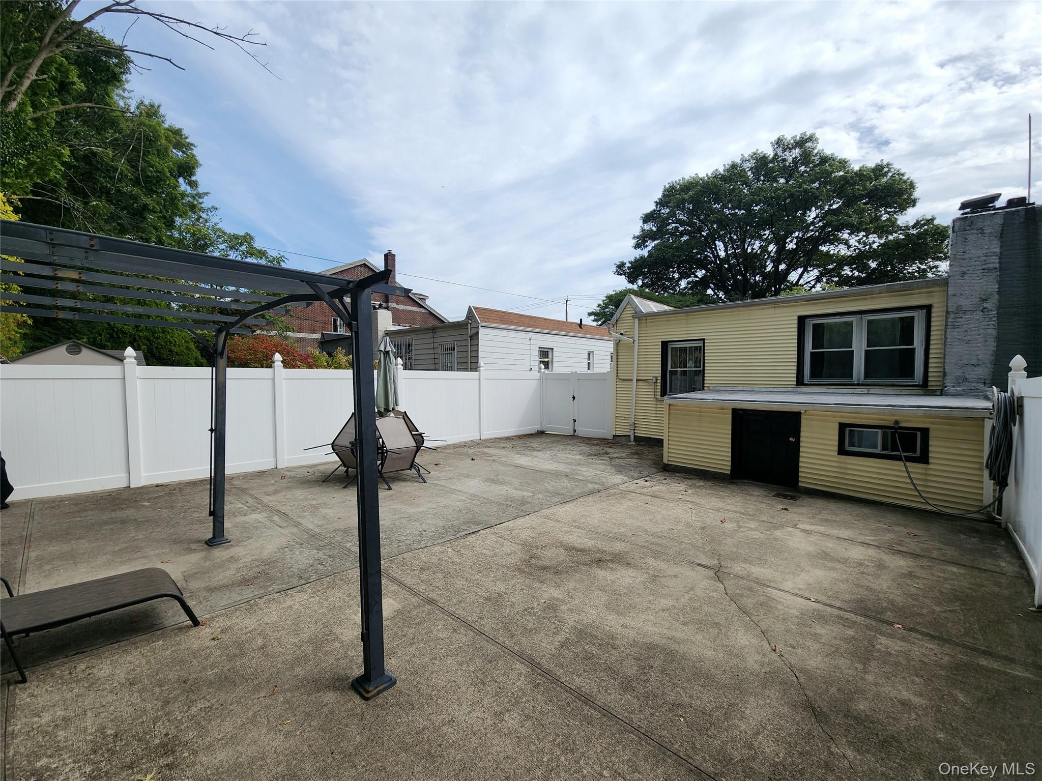 #11 photo, 2711 Dewitt Place, Bronx , NY 10469