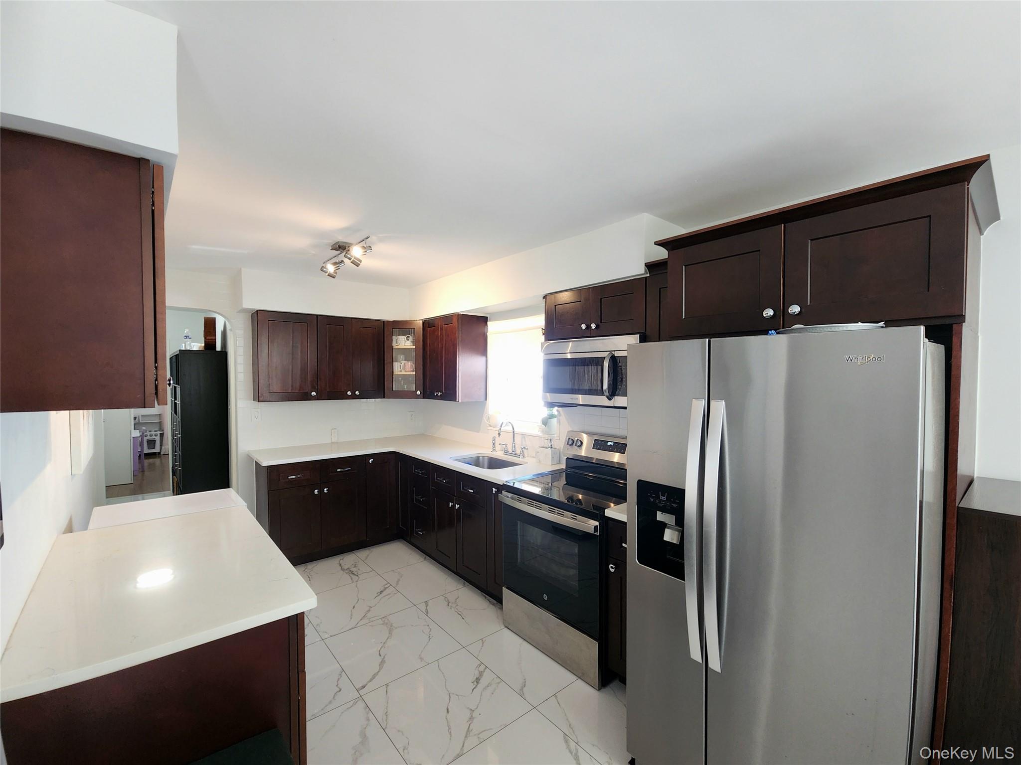 #14 photo, 2711 Dewitt Place, Bronx , NY 10469