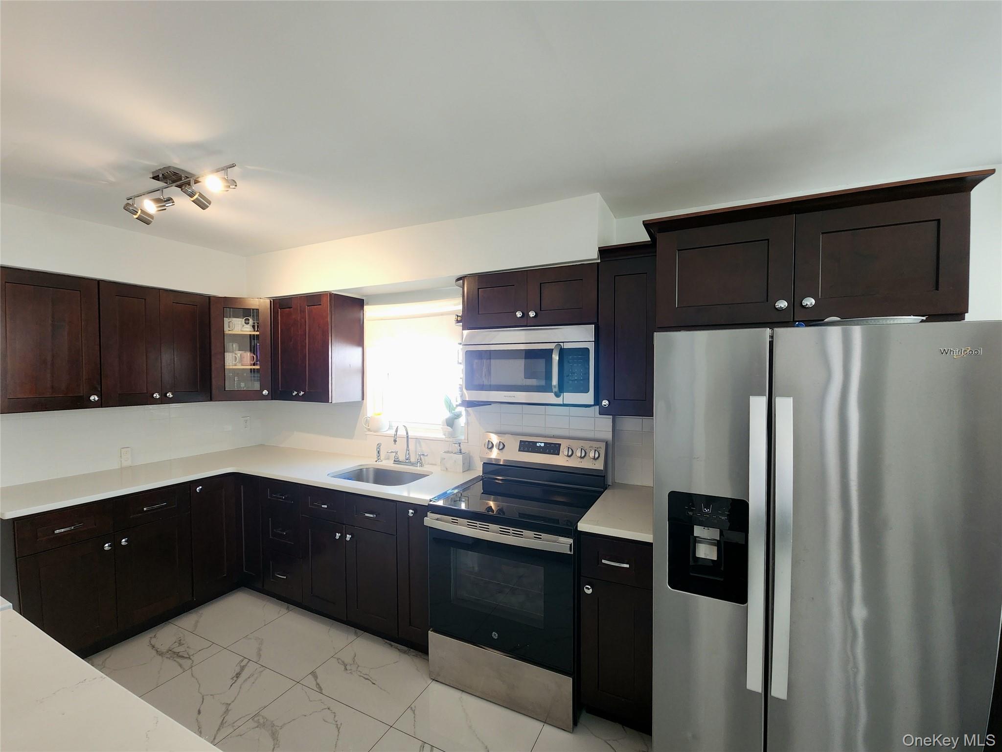 #2 photo, 2711 Dewitt Place, Bronx , NY 10469