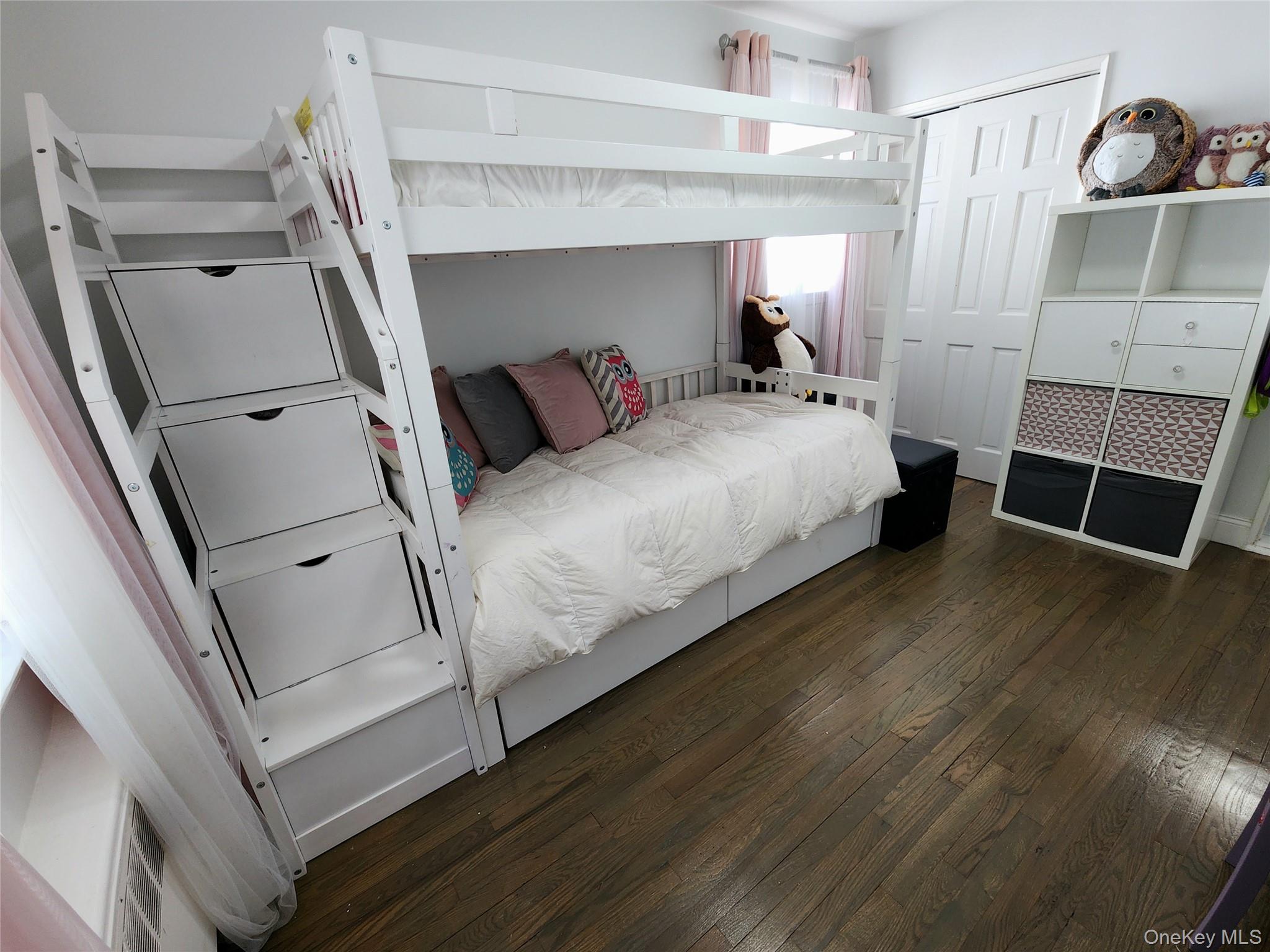 #8 photo, 2711 Dewitt Place, Bronx , NY 10469