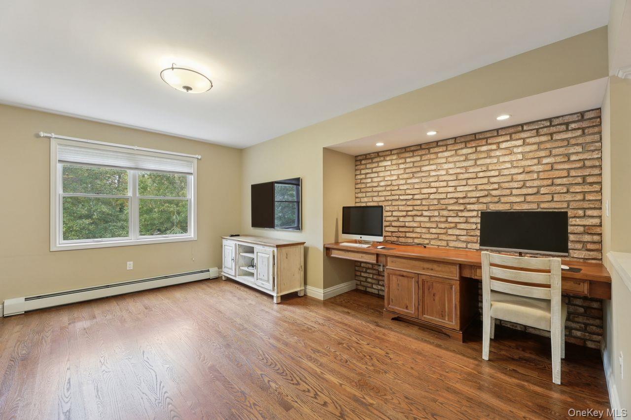 #19 photo, 39 Oxford Drive, Montebello , NY 10901