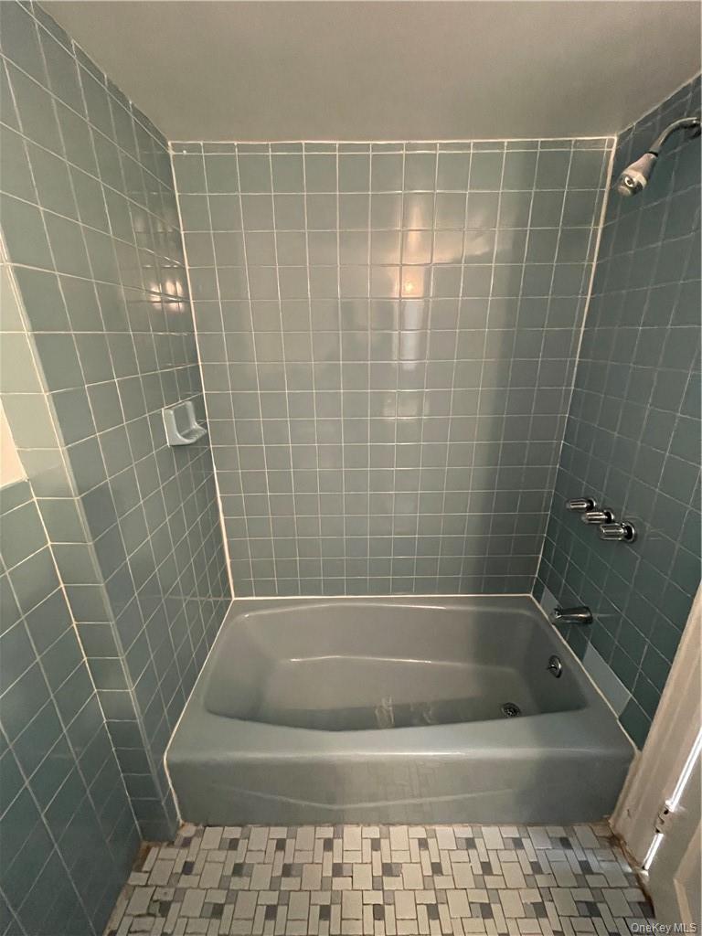 #5 photo, 100 Convent Place, Yonkers , NY 10703