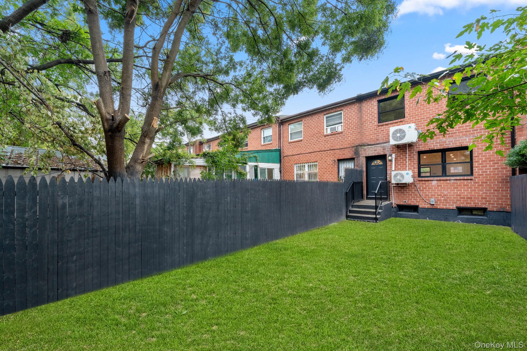 #16 photo, 671 Saratoga Avenue, Brooklyn , NY 11212