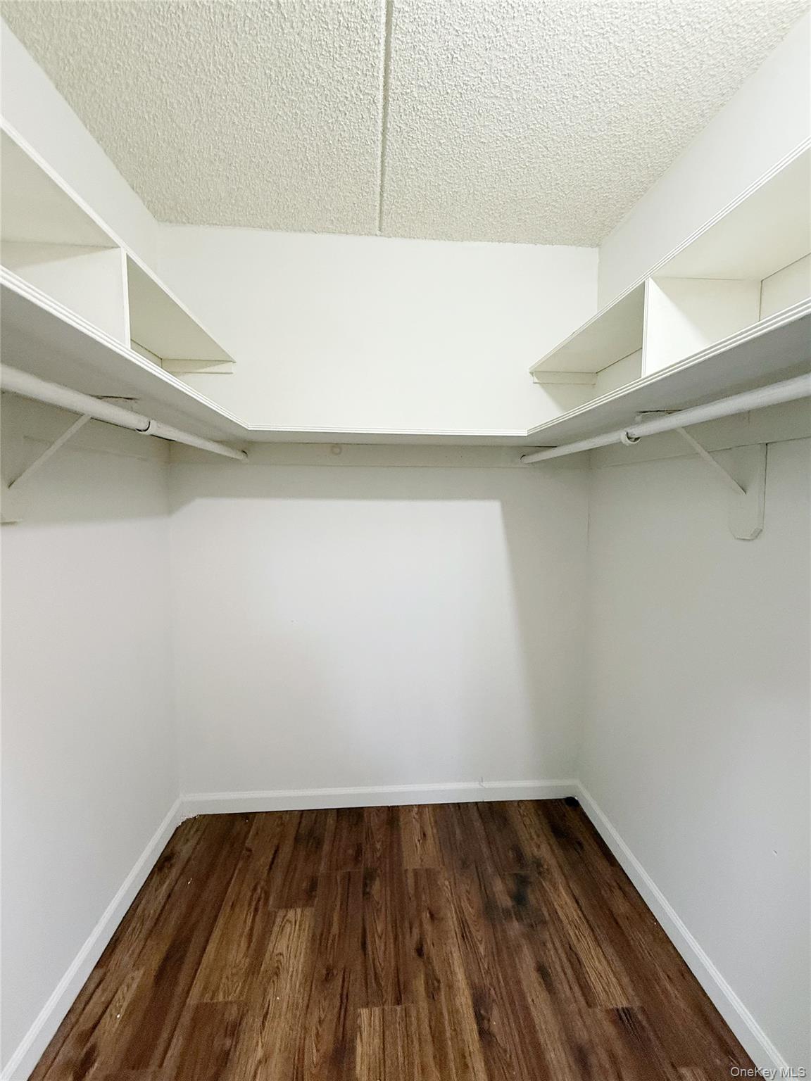 #11 photo, 13777 45 Avenue, クイーンズ区 Flushing , NY 11355