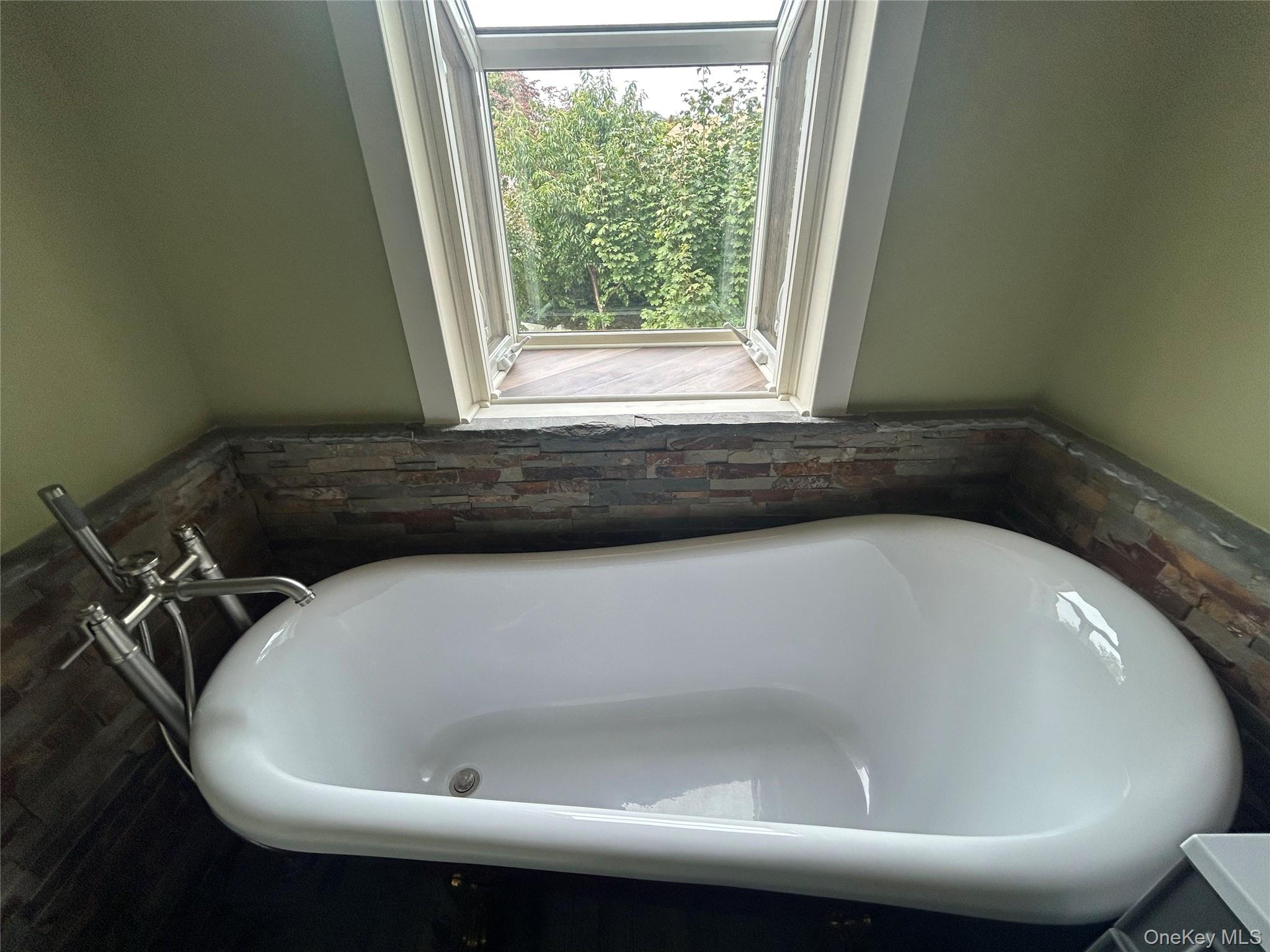 #10 photo, 140 E Marie Street, Hicksville , NY 11801