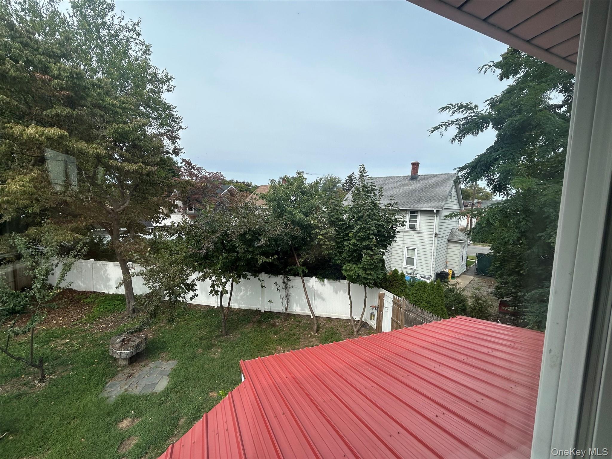 #17 photo, 140 E Marie Street, Hicksville , NY 11801